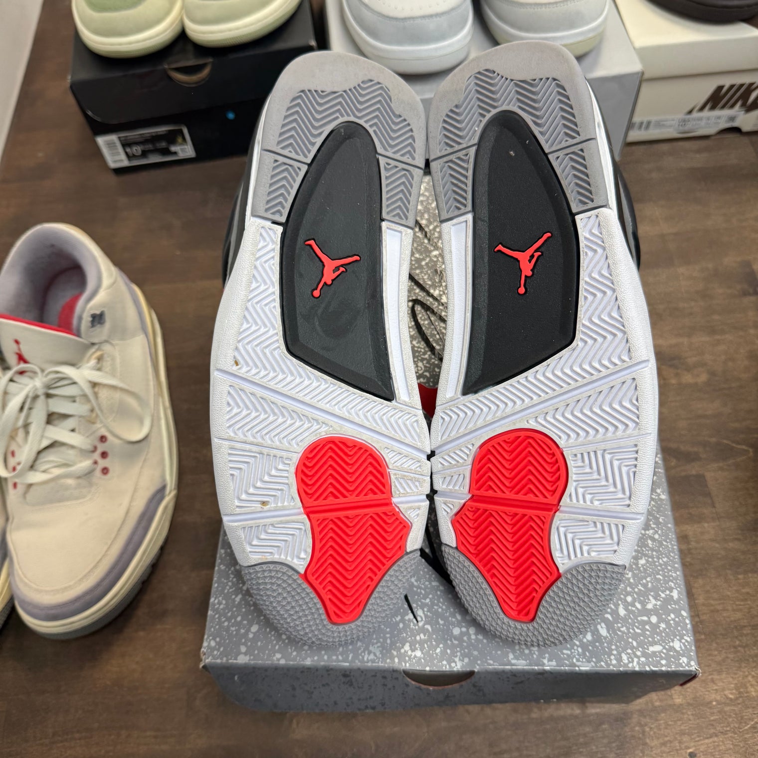 Infrared Jordan 4 Retro (USED)