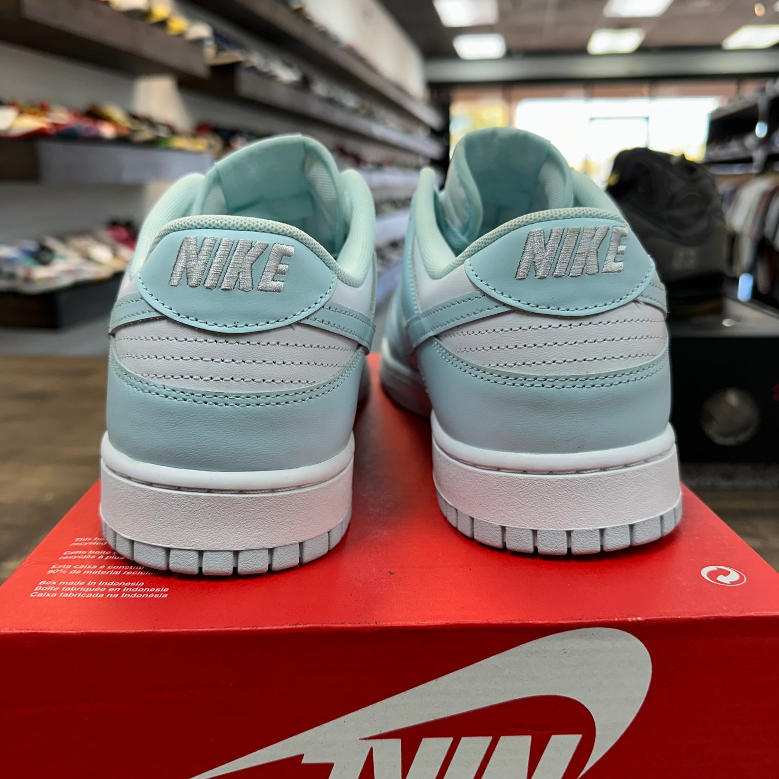 Glacier Blue Dunk Low (USED, No Lid)