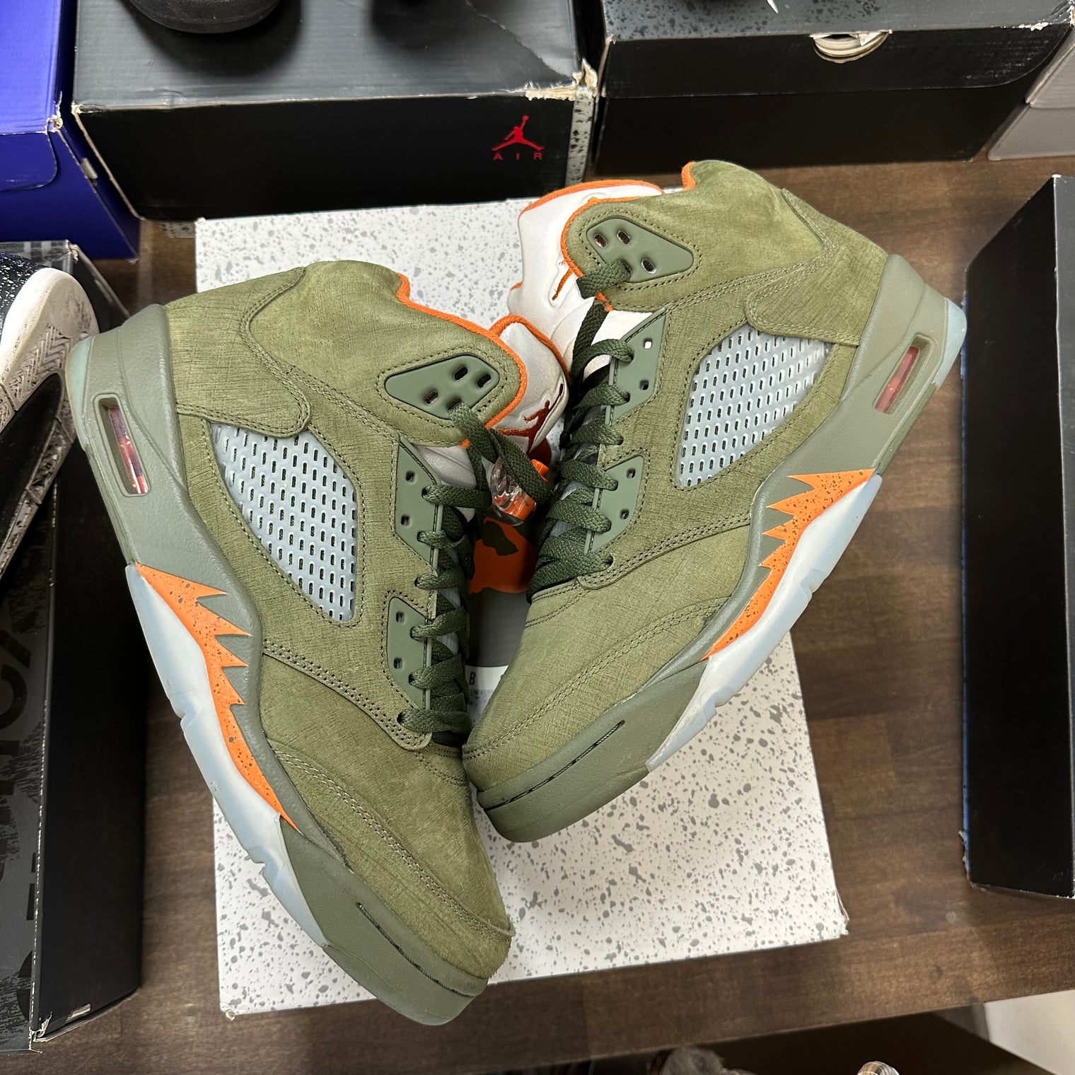 Olive Jordan 5 Retro (USED)