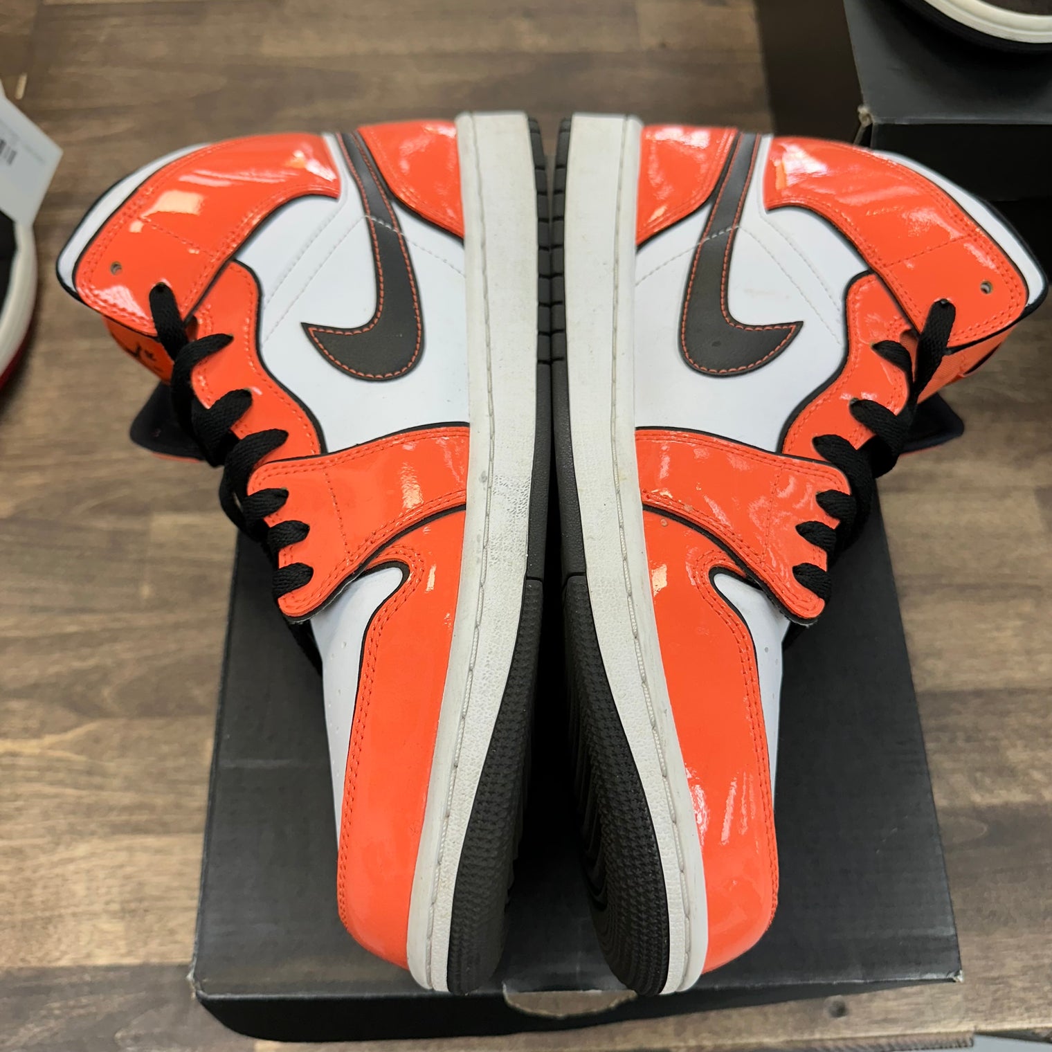 Turf Orange Jordan 1 Mid (USED)