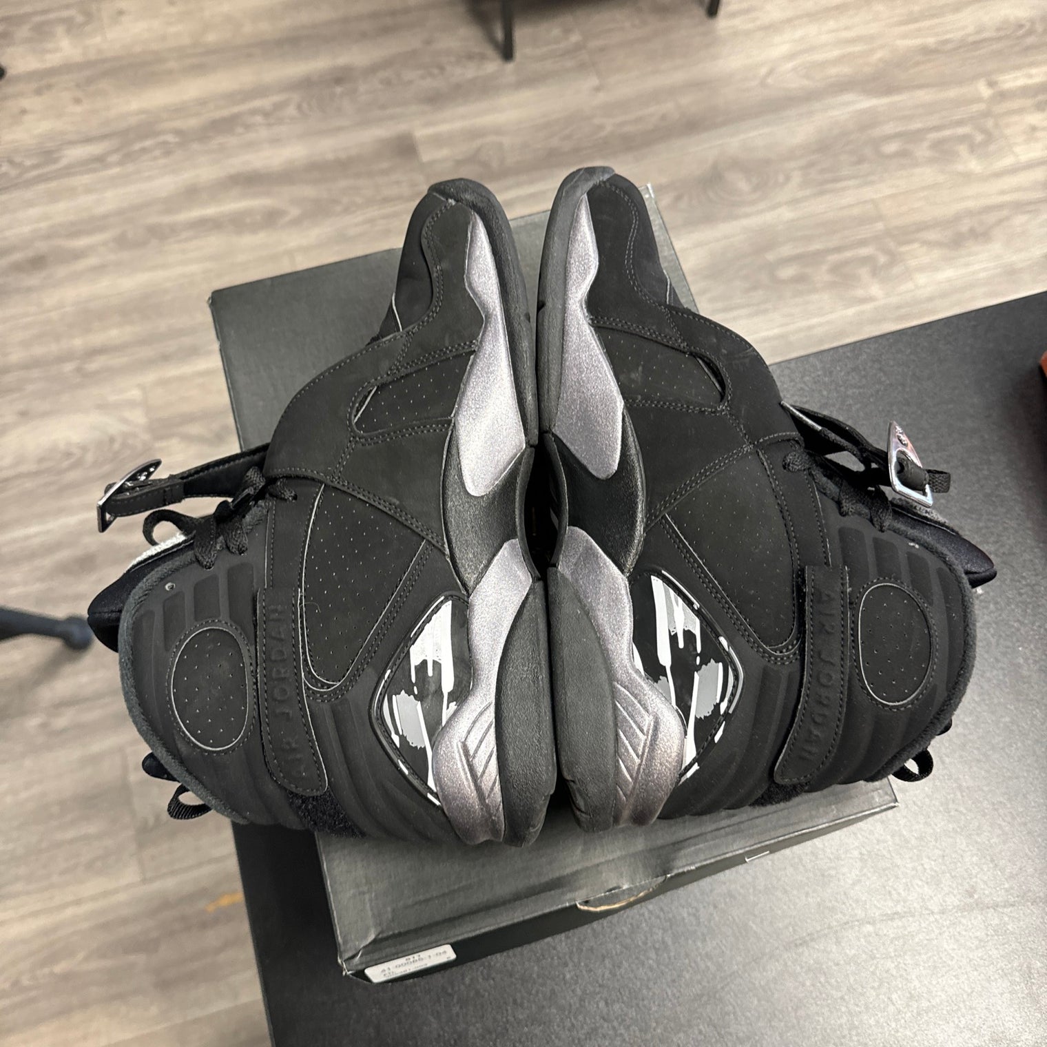 Chrome Jordan 8 Retro (USED)