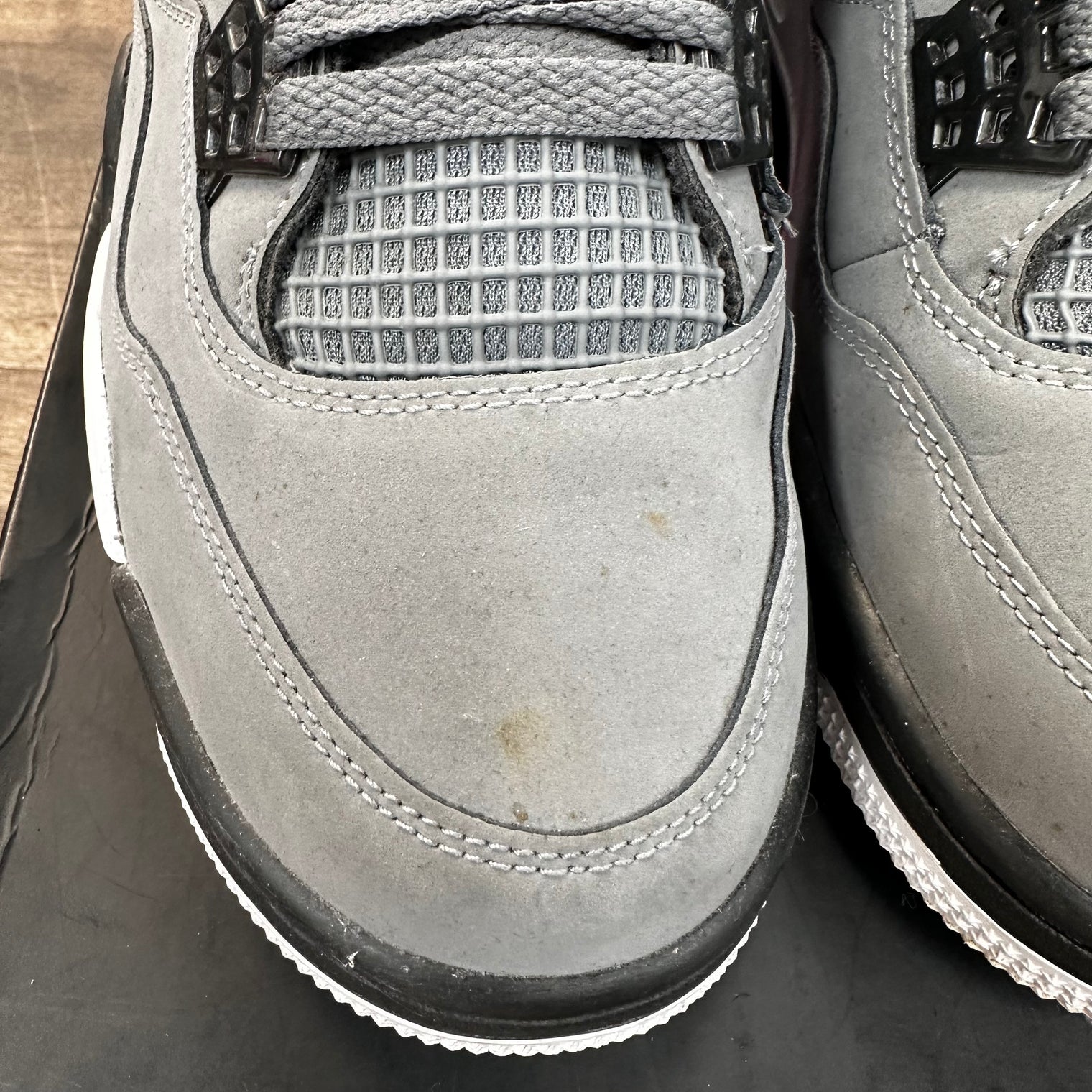 Cool Grey Jordan 4 (USED)