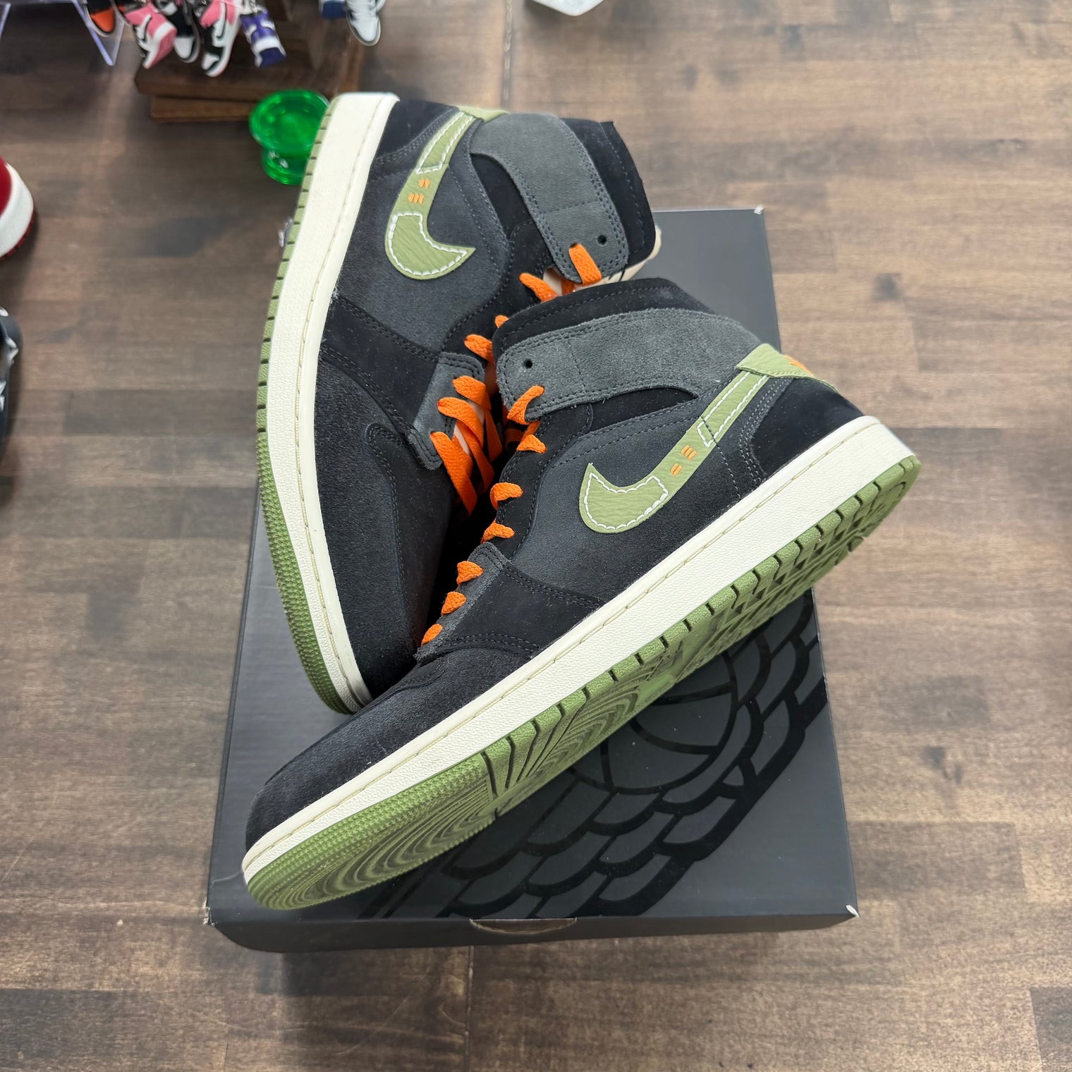 Anthracite Light Olive Jordan 1 Mid SE Craft (USED)
