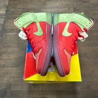 Strawberry Cough Nike SB Dunk High (USED)