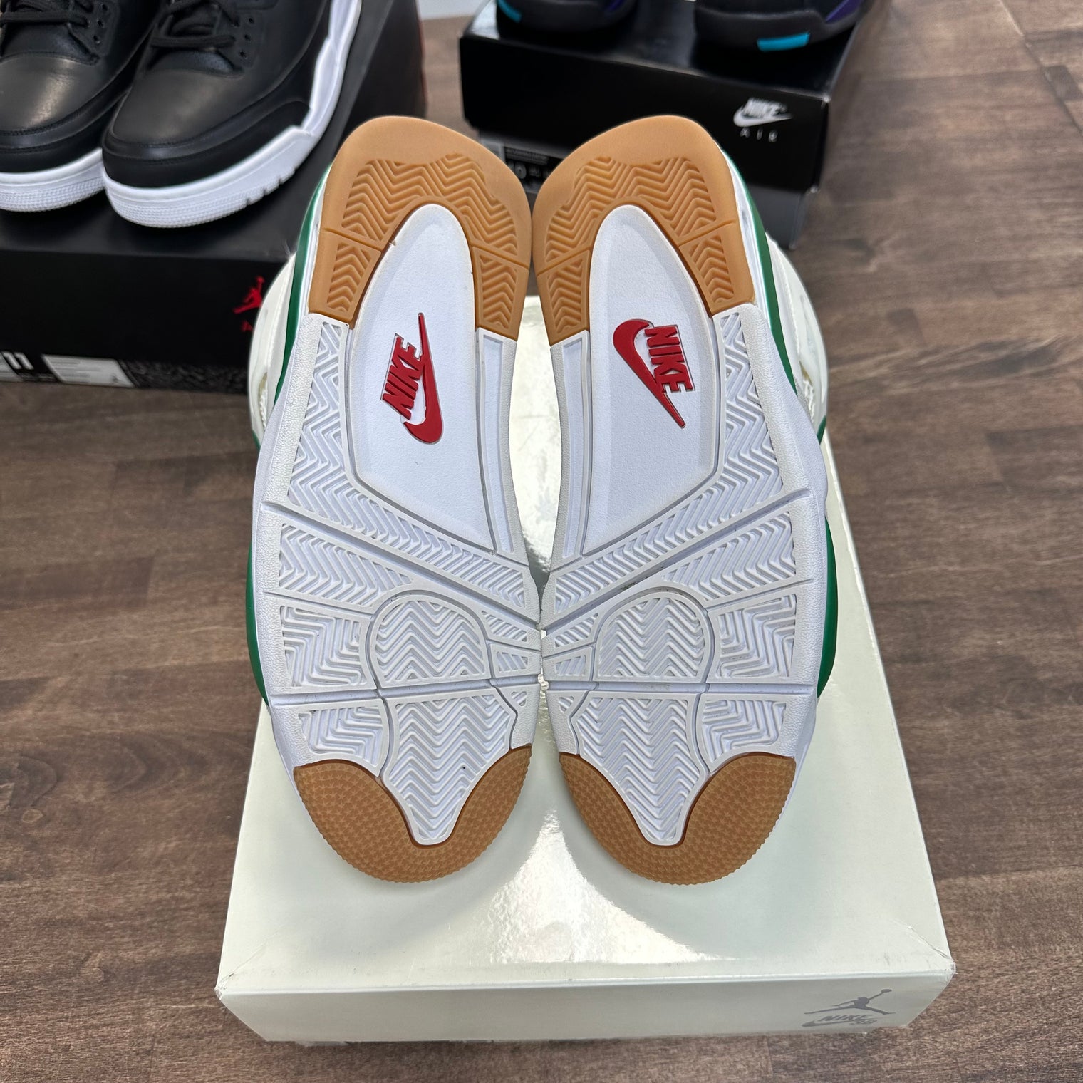 Pine Green SB Jordan 4 Retro (USED)