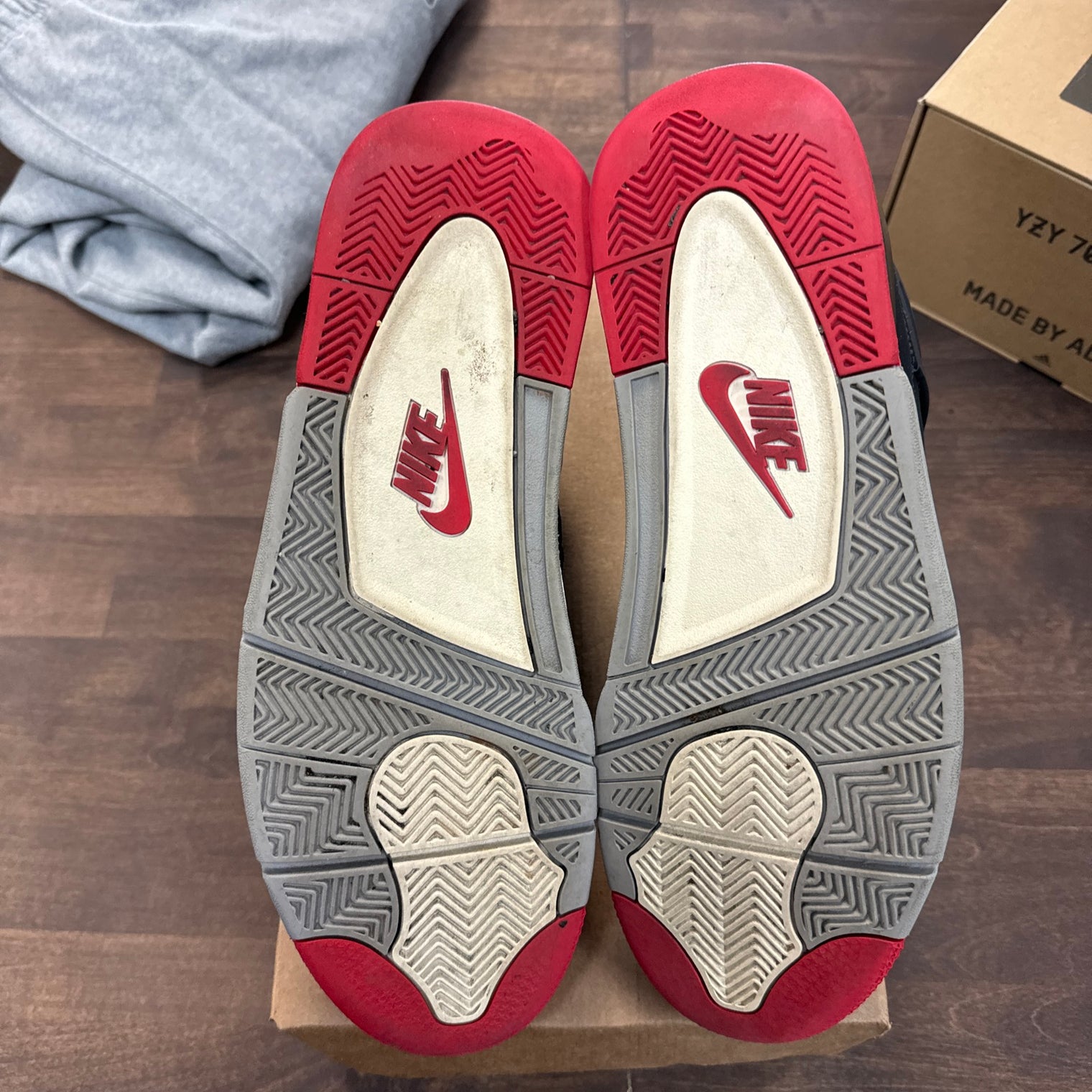 Jordan 4 Bred 2019 (Upside down tongue) (USED NO BOX)