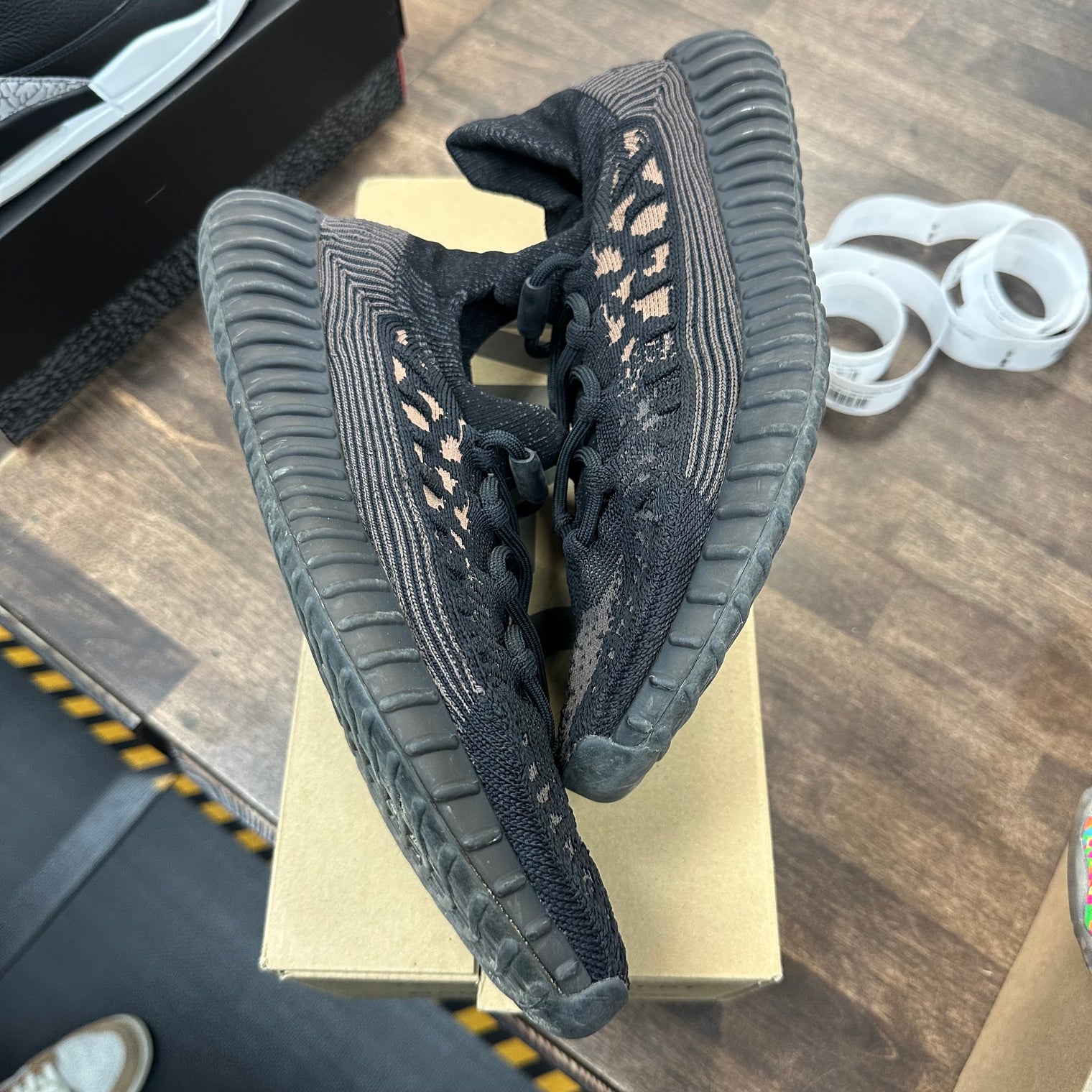 Slate Carbon Yeezy 350 CMPCT (USED)