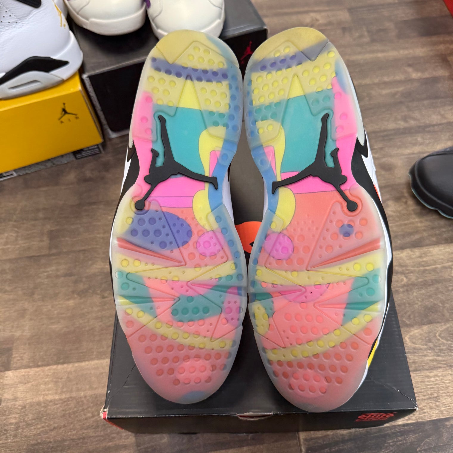 Dongdan Jordan 6 Low  Retro (Lightly Worn)