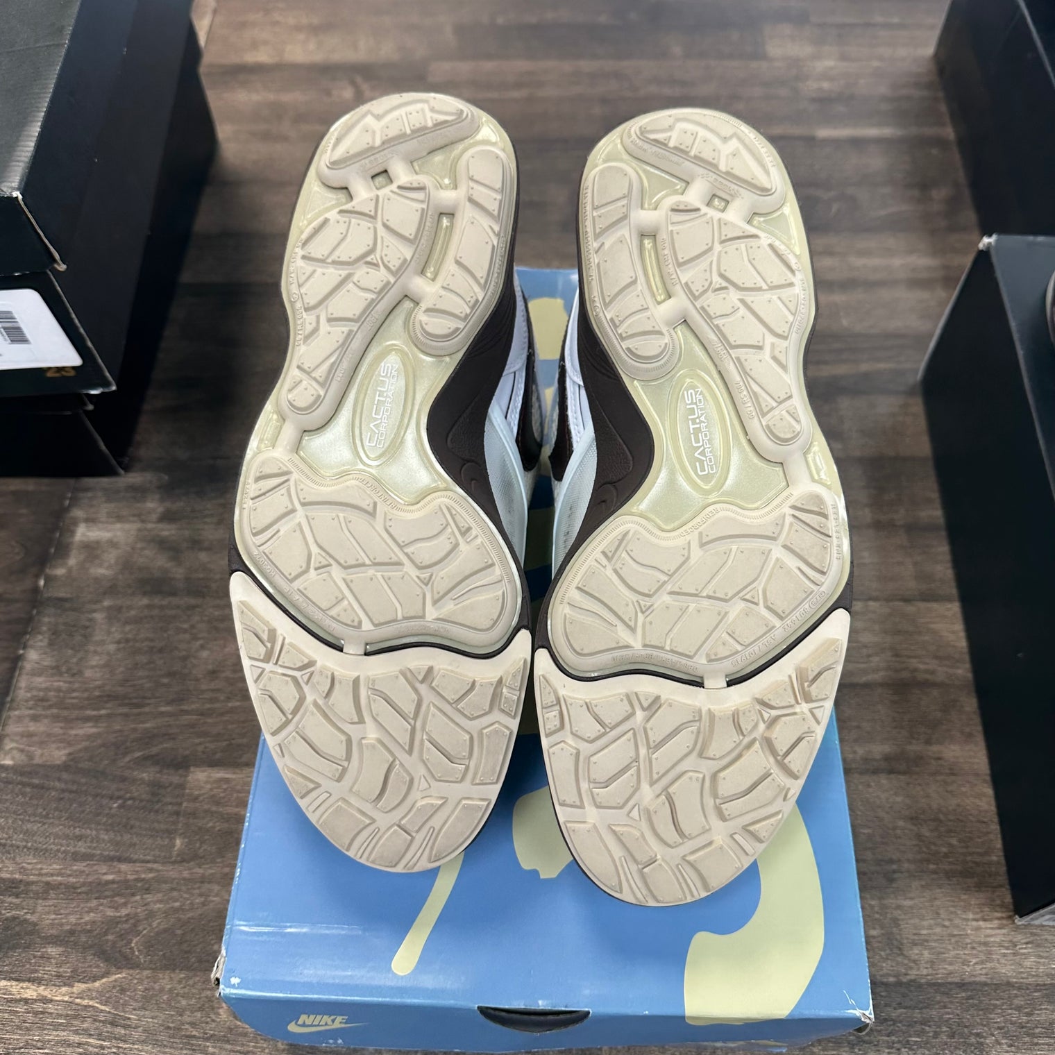 Field Jaxx Travis Scott Light Chocolate (USED)
