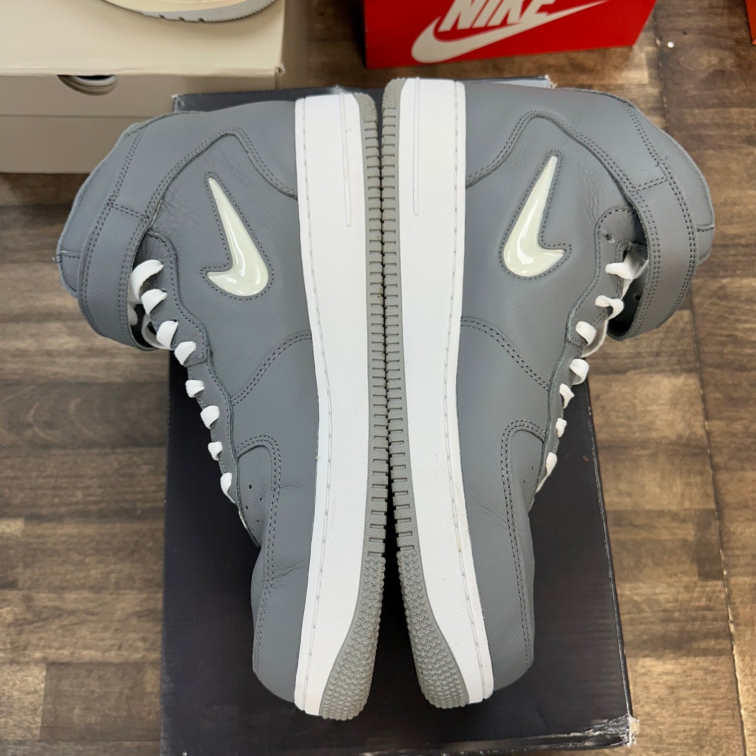 Jewel NYC Cool Grey Air Force 1 Mid QS (USED)