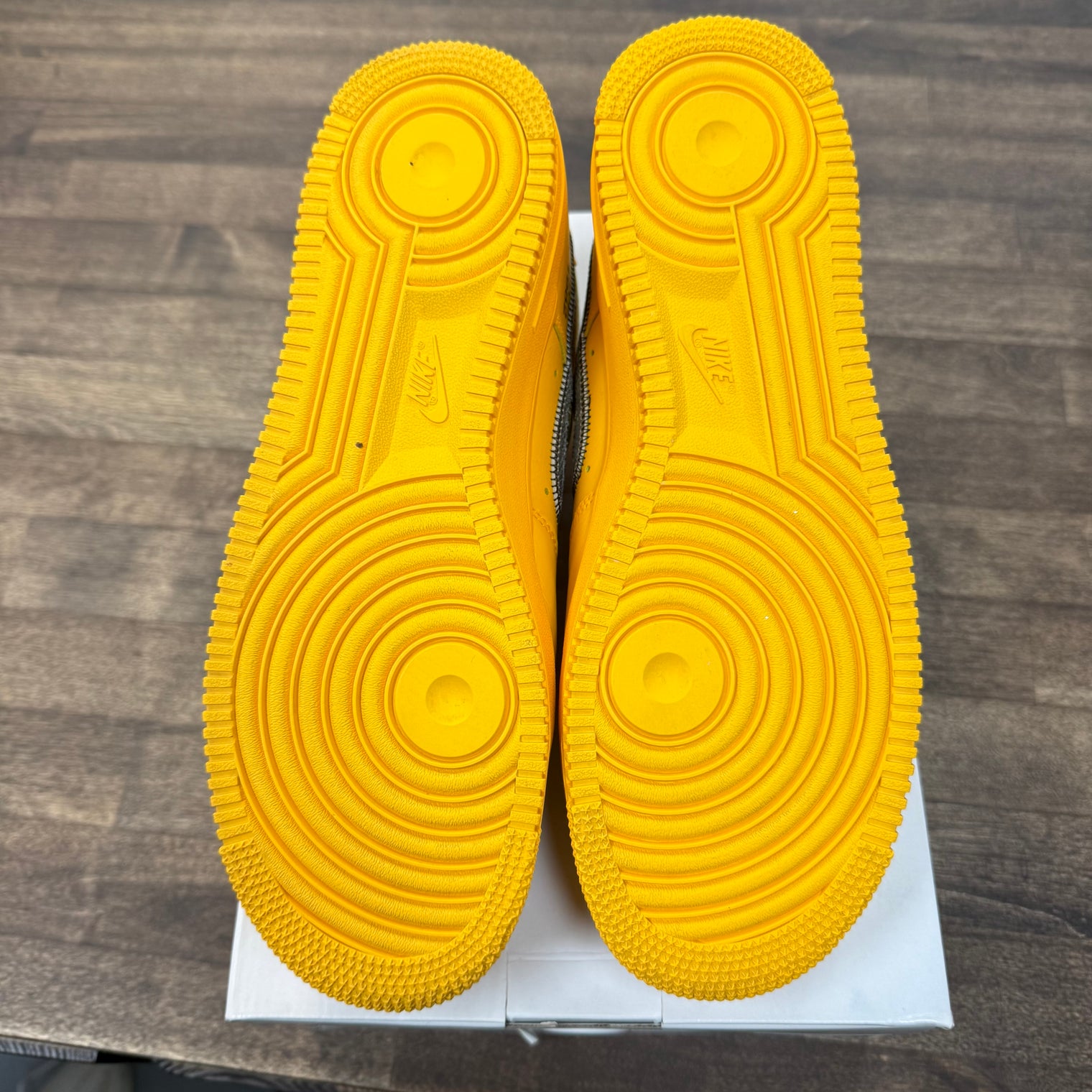 Off-White ICA University Gold Air Force 1 Low (USED)