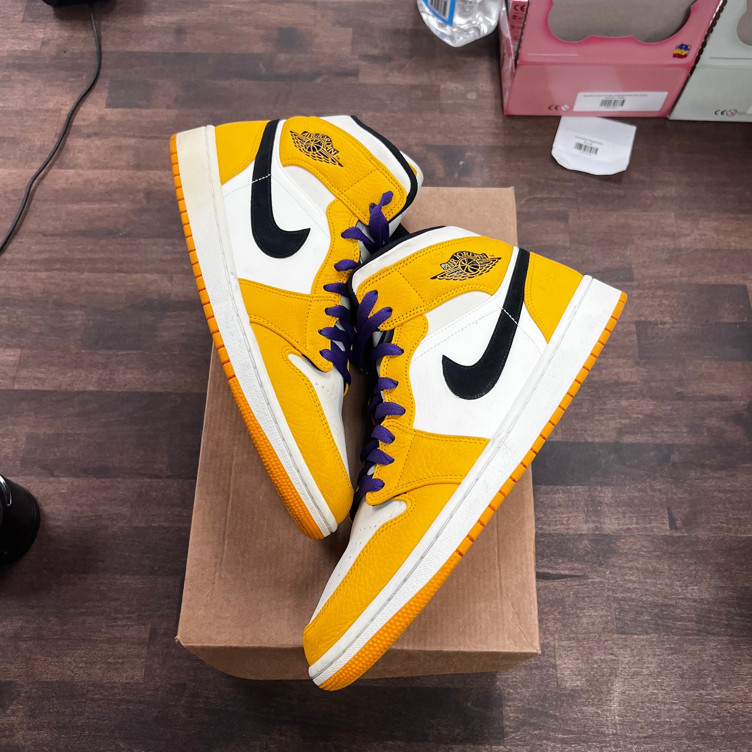 SE Laker Jordan 1 Mid (USED,NO BOX)