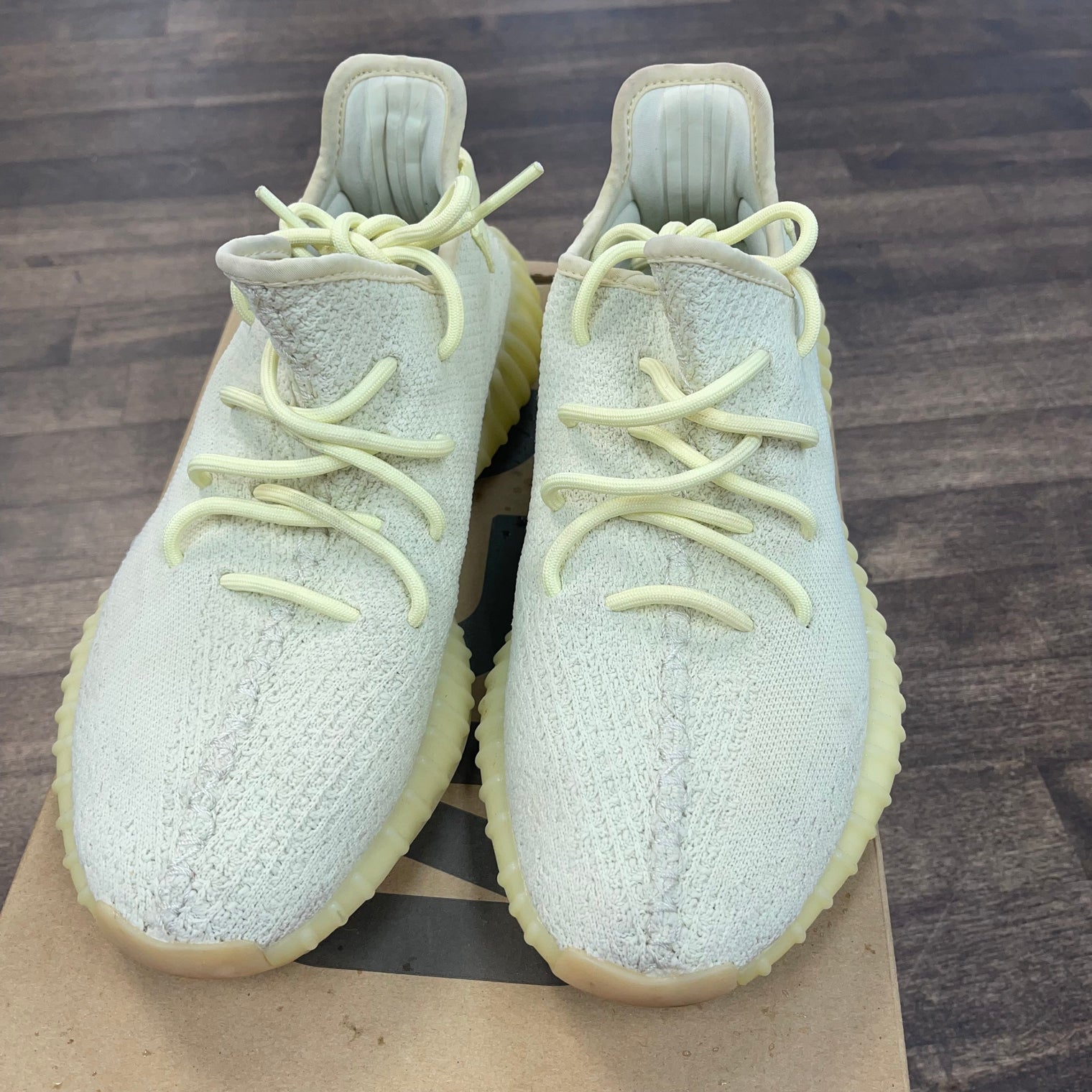 Butter Yeezy 350 (USED)