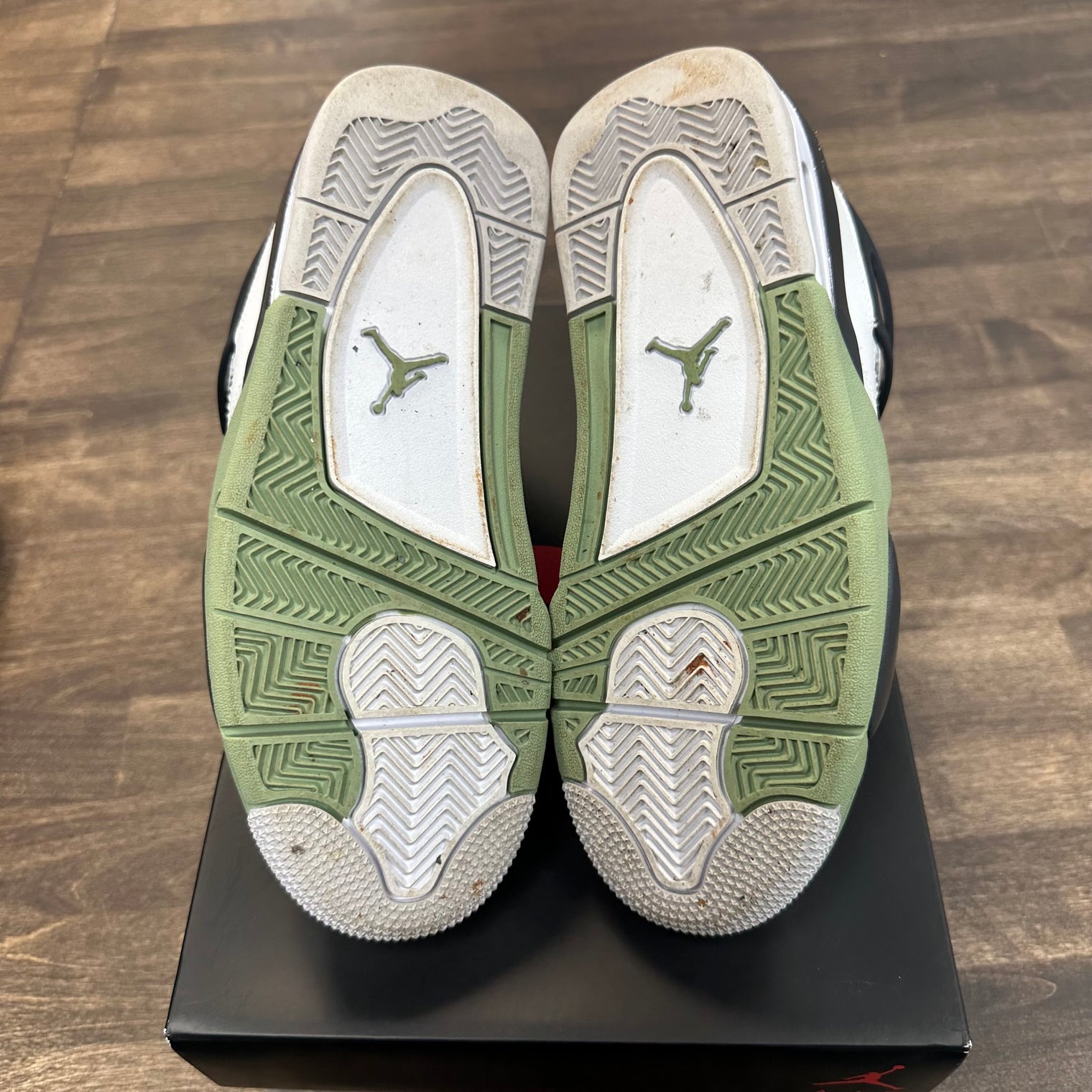 Seafoam Jordan 4 (W) (USED)