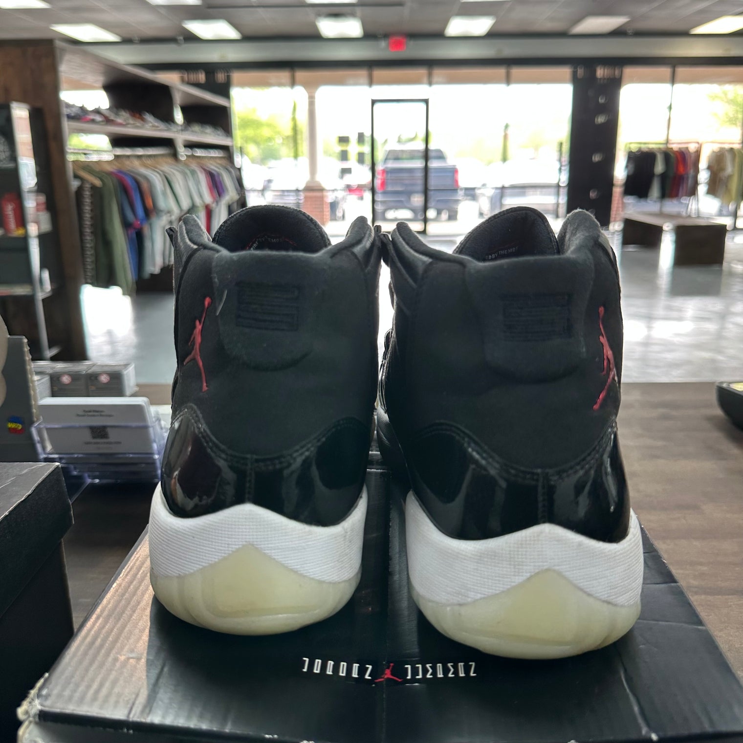 72-10 Jordan 11 High (USED)