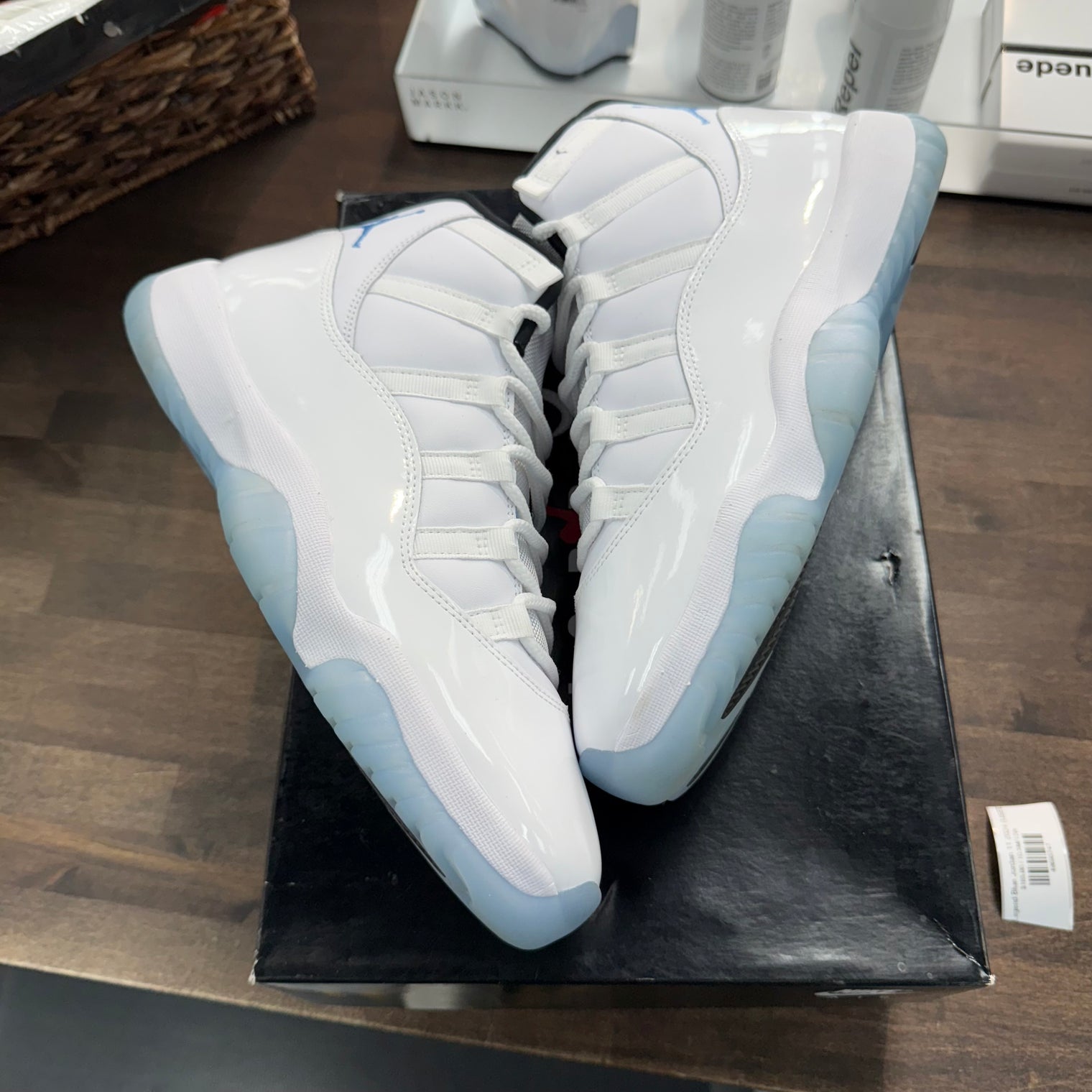 Legend Blue Jordan 11 2024 (USED)