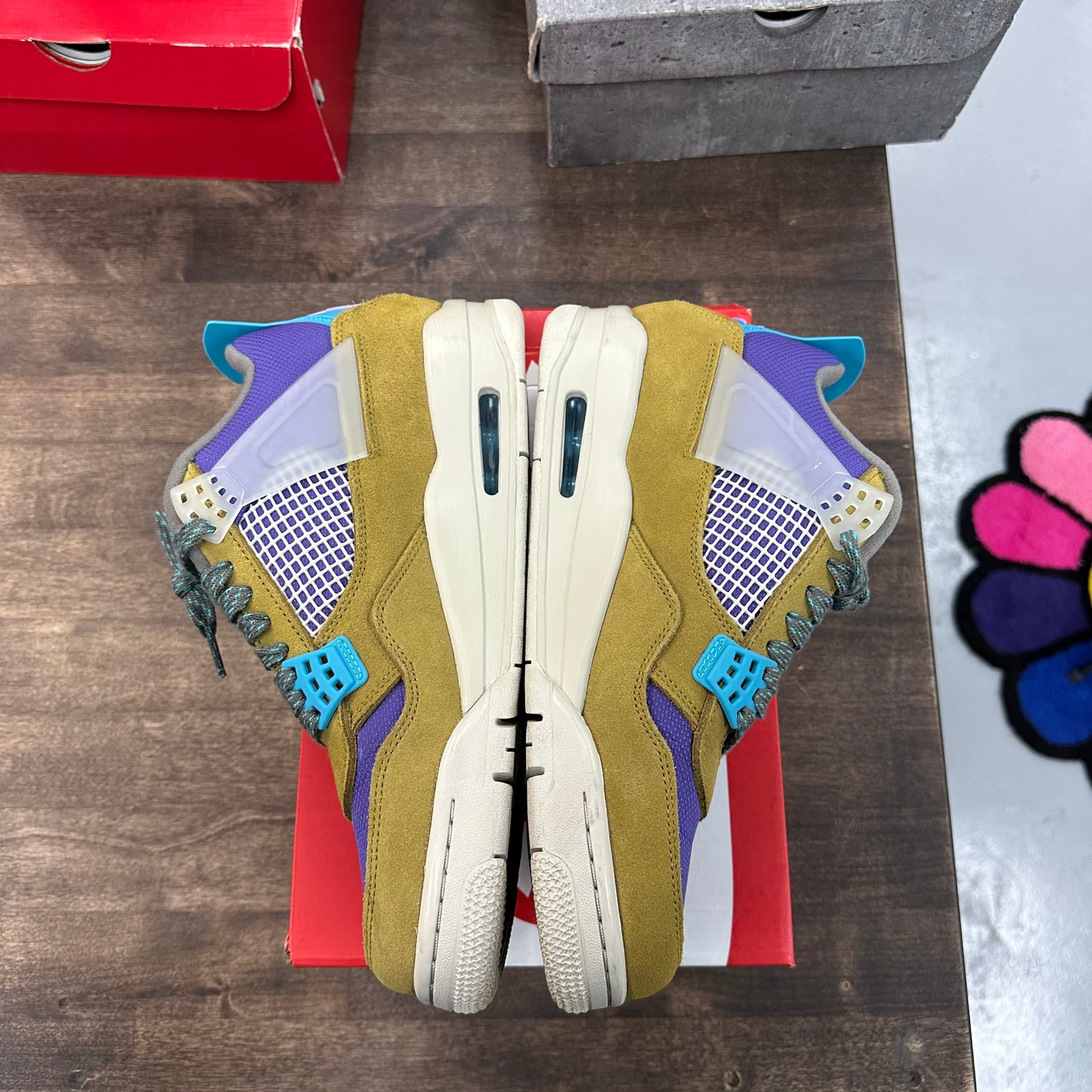 Union LA Desert Moss Jordan 4 Retro (USED, Replacement Box)