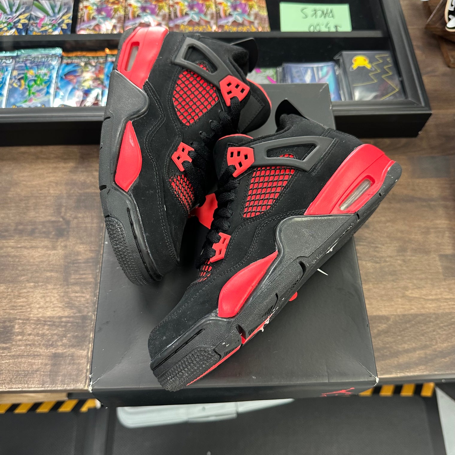 (GS) Red Thunder Jordan 4 Retro (USED)