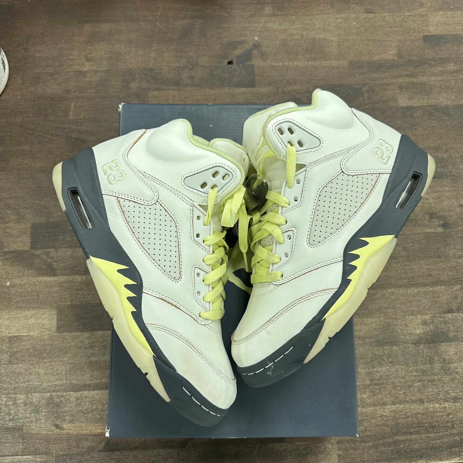 Jordan 5 Retro Luminous Green (US 8.5W) (USED)
