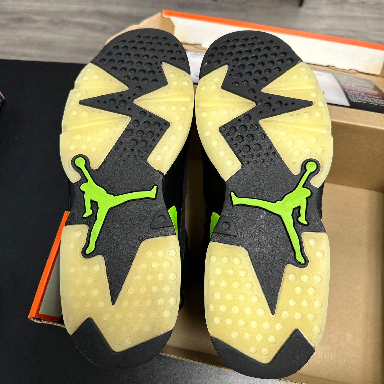 Electric Green Jordan 6 (USED;REPLACEMENT BOX)