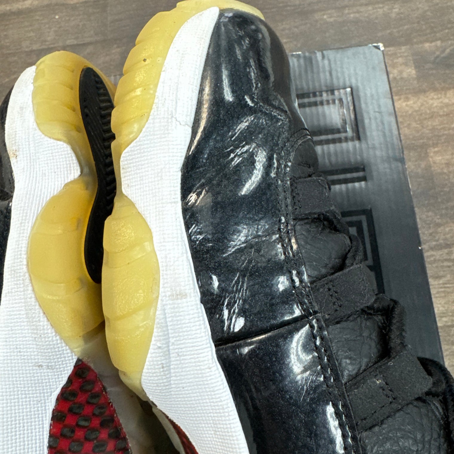 72-10 Jordan 11 High (USED)