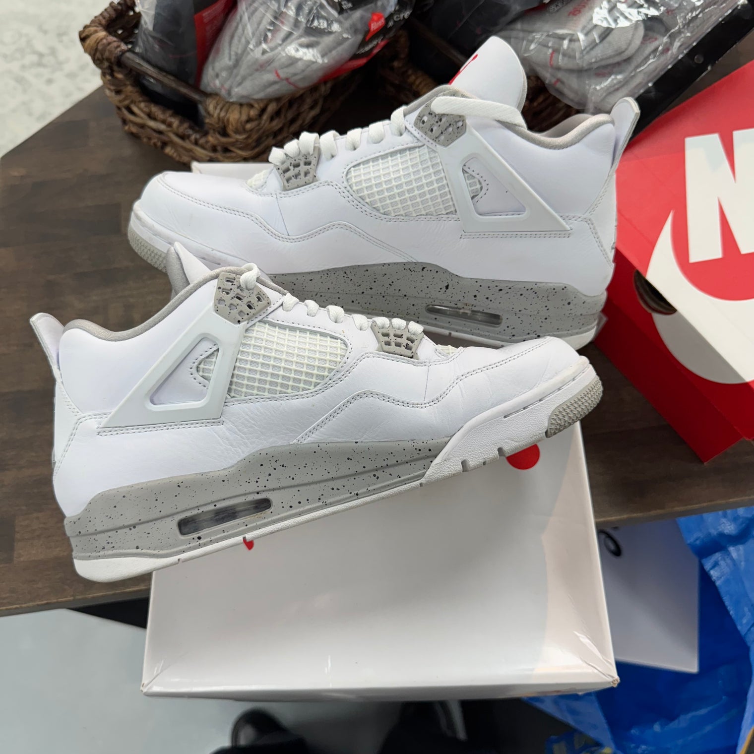 White Oreo Jordan 4 (USED)