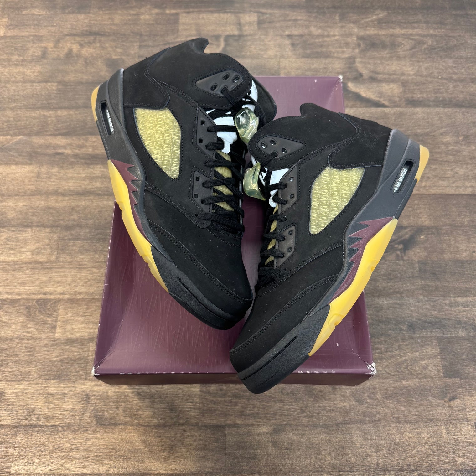 A Ma Maniere Dusk Jordan 5 (Lightly Worn)