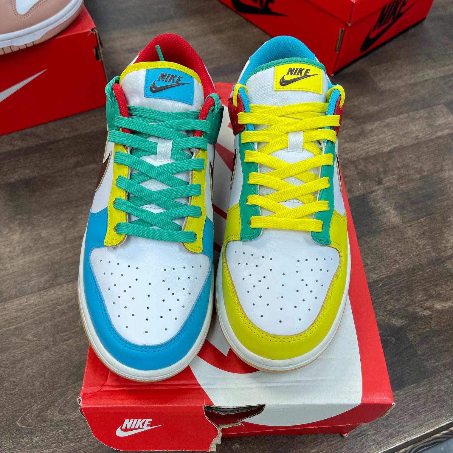 Free 99 White Dunk Low (USED)