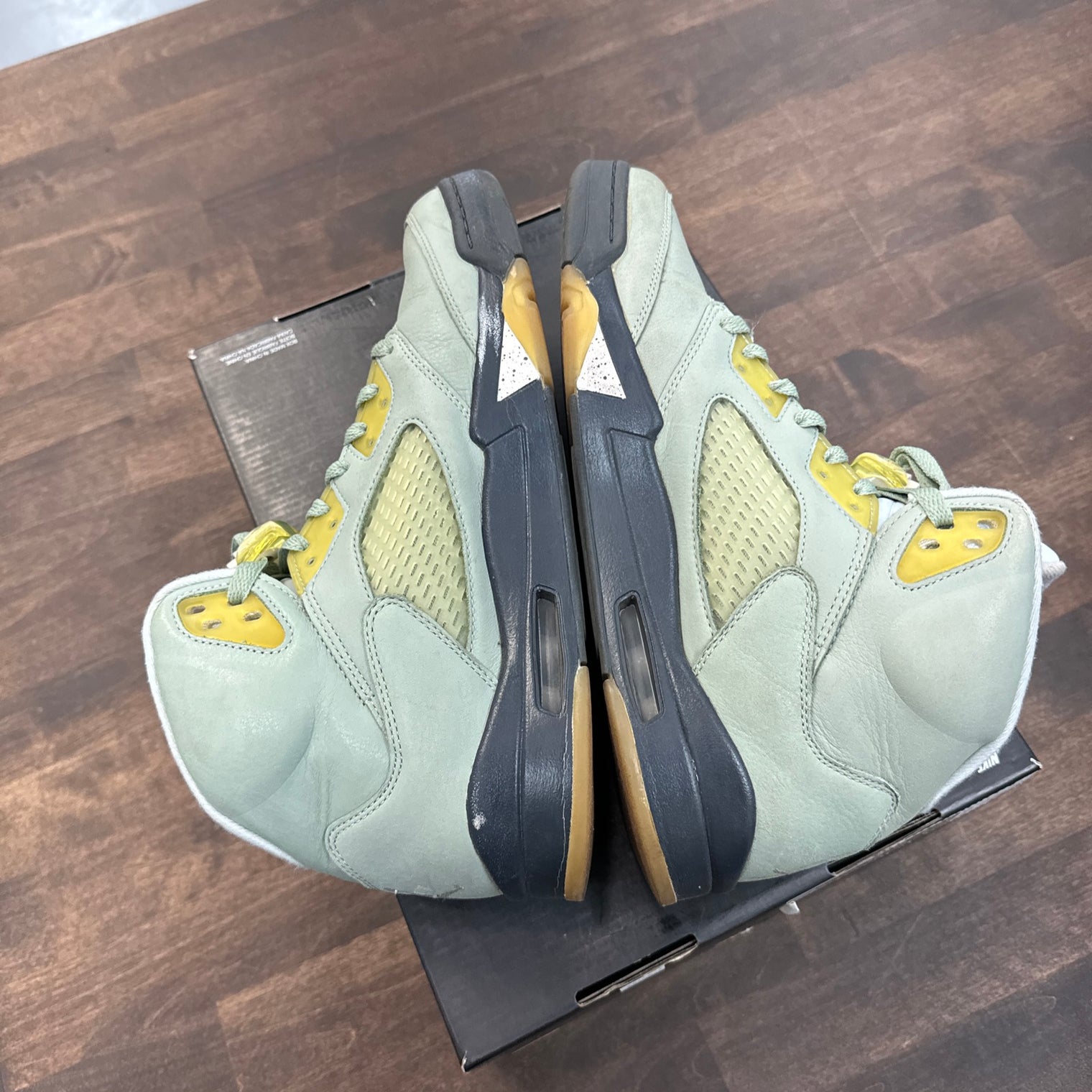Jade Jordan 5 (USED,No Box Top)