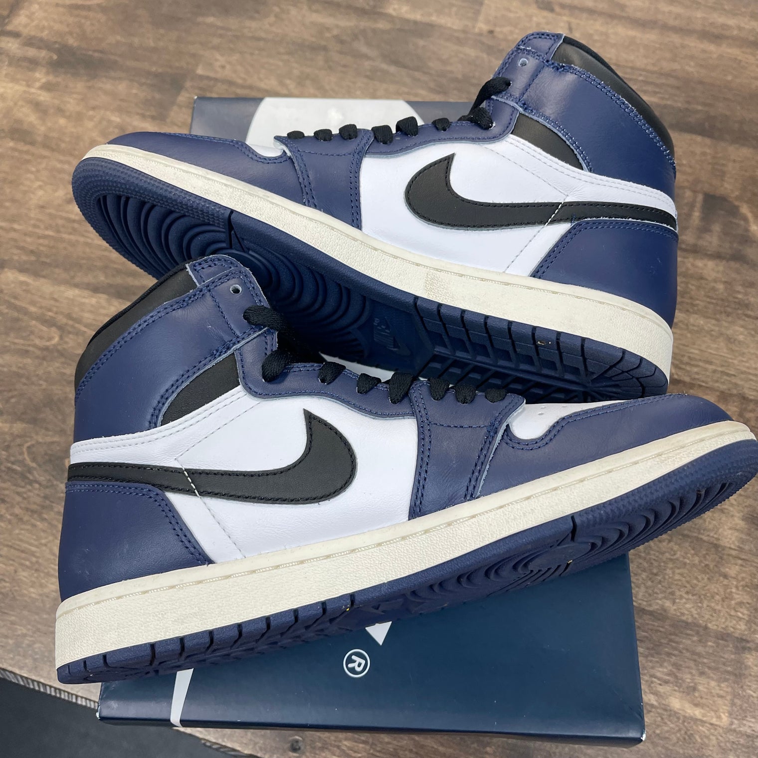 Midnight Navy Jordan 1 High (USED)