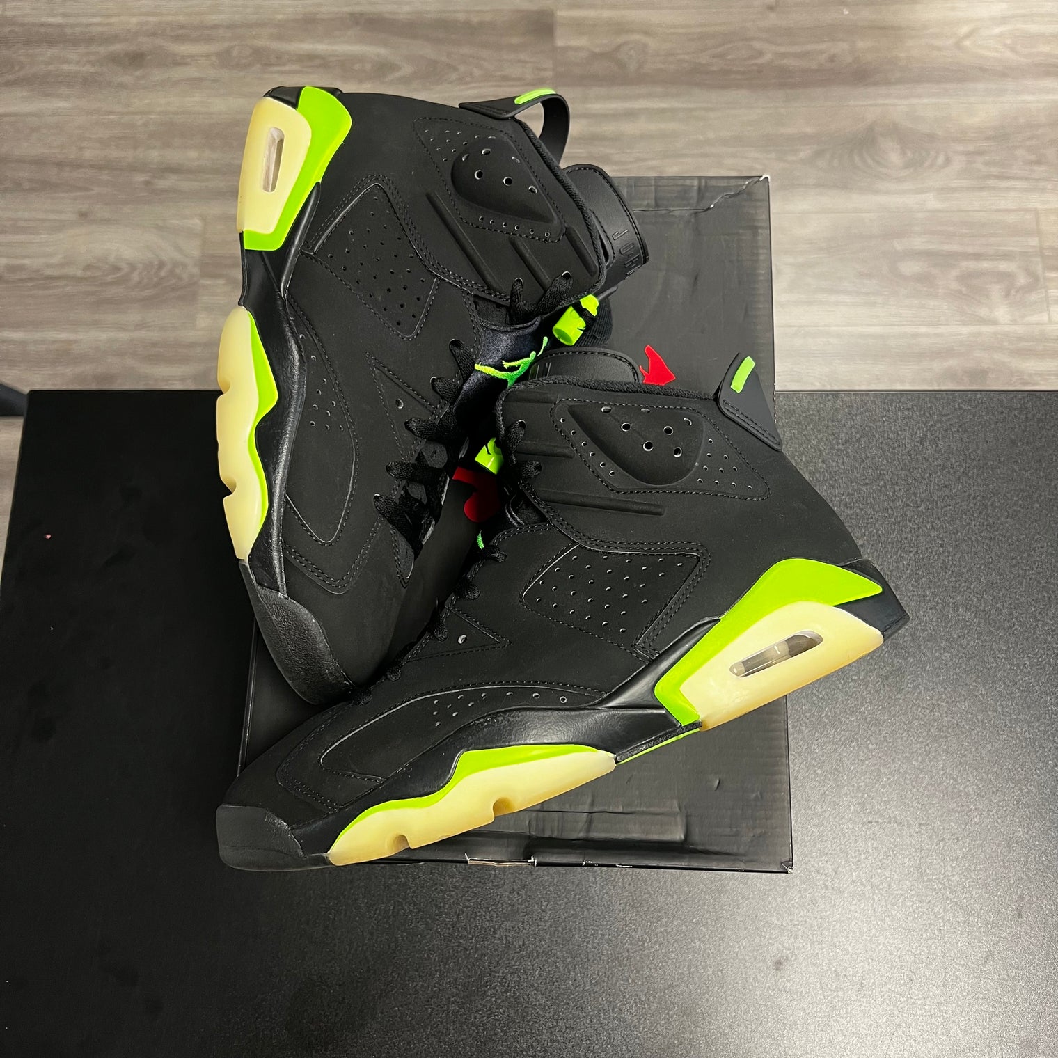 Electric Green Jordan 6 (USED)