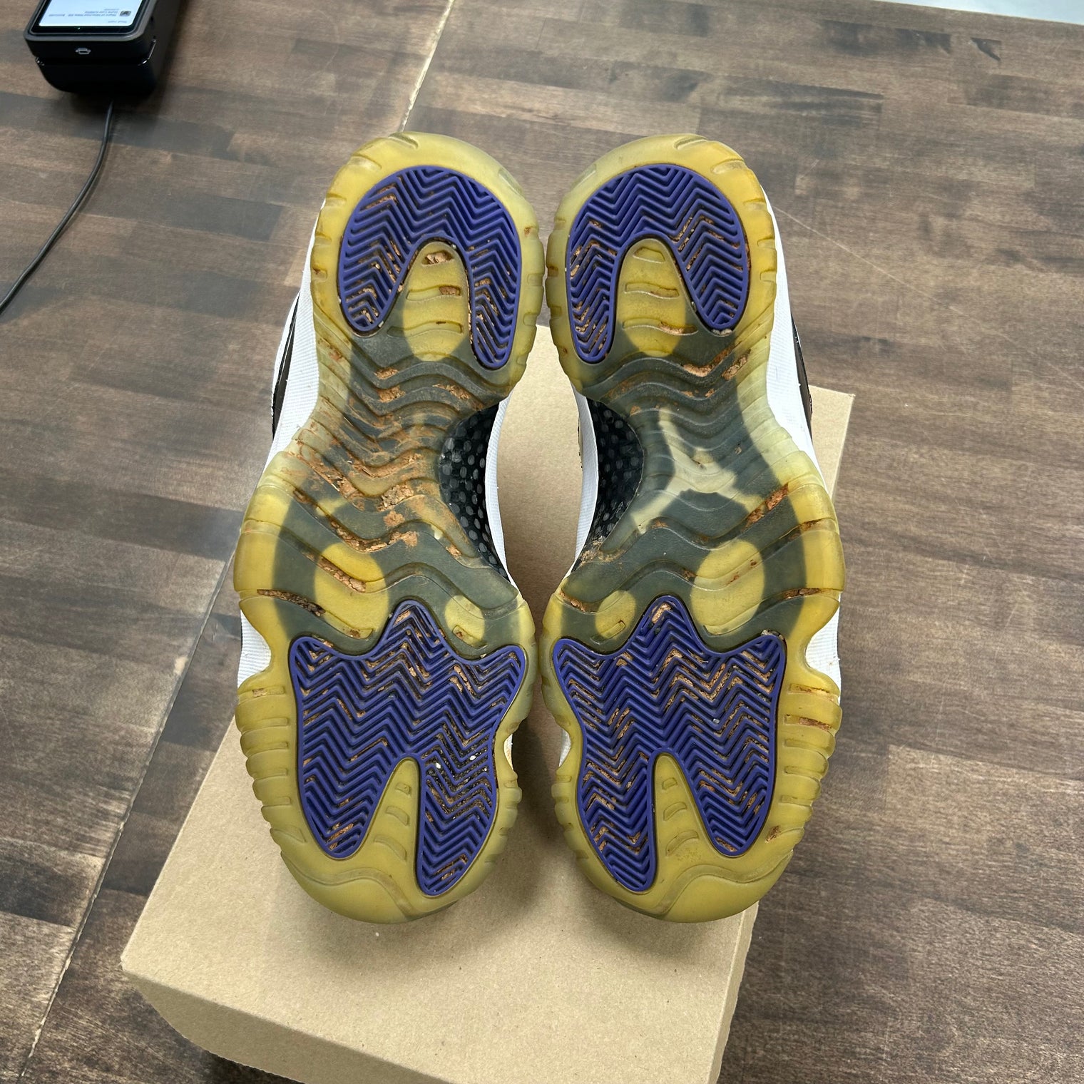 Jordan 11 Retro Concord (2011) (US 9) (USED, No Box)