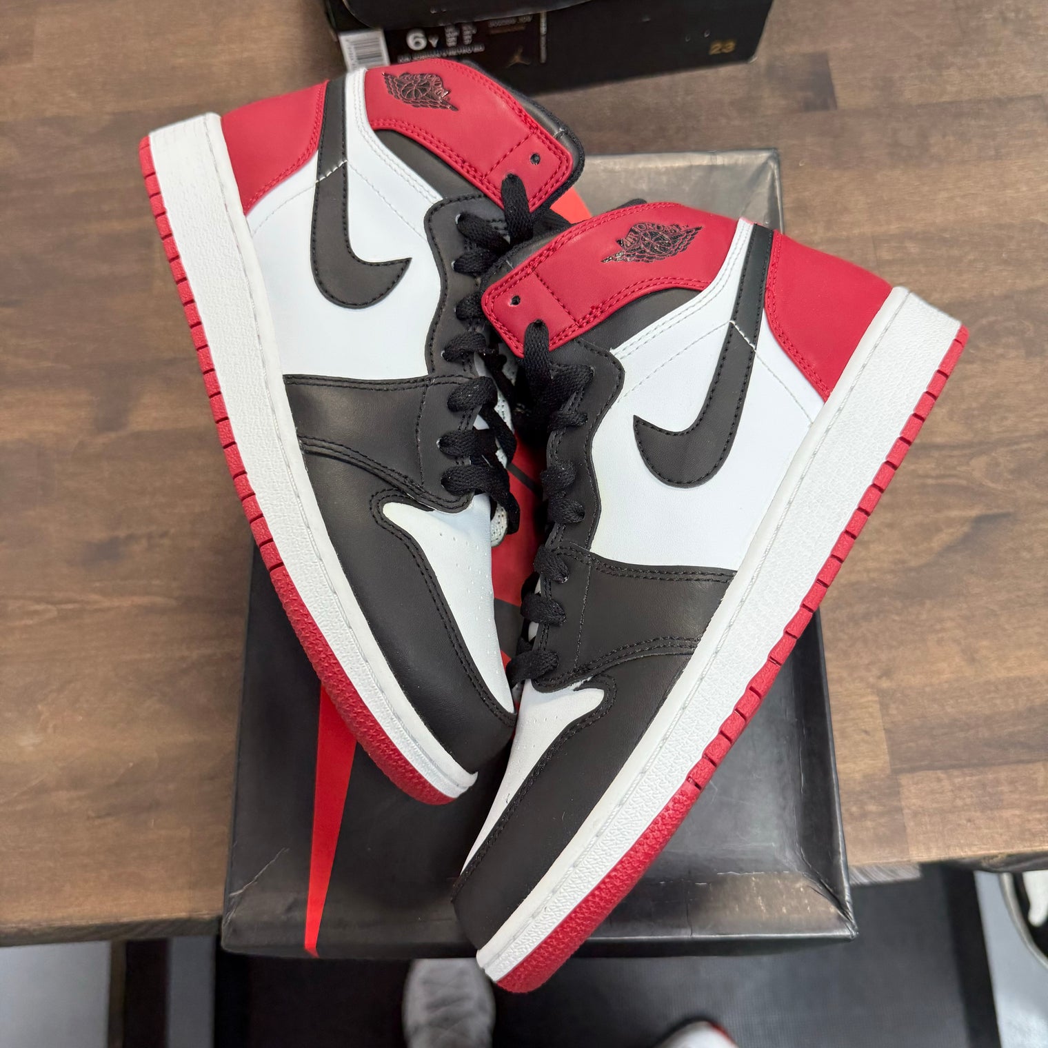 (GS) Black Toe Jordan 1 High (USED)