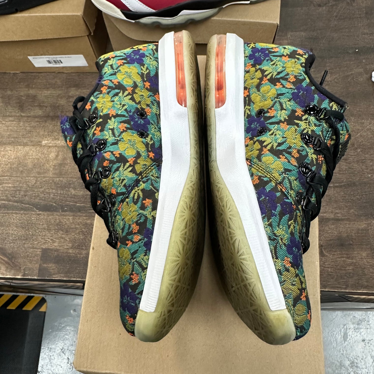 KD 6 Floral (USED, No Box)