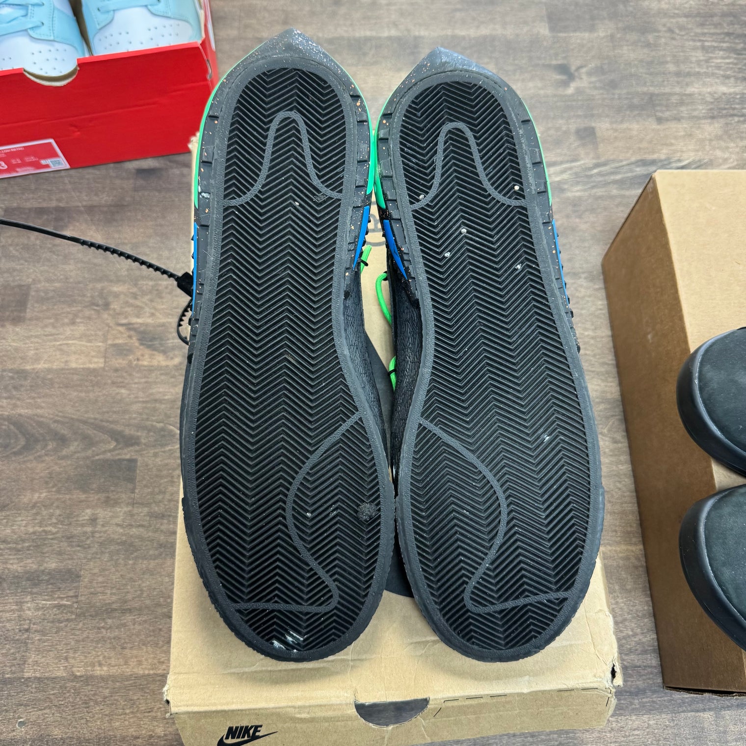Off-White Black Electro Green Blazer Low (USED)