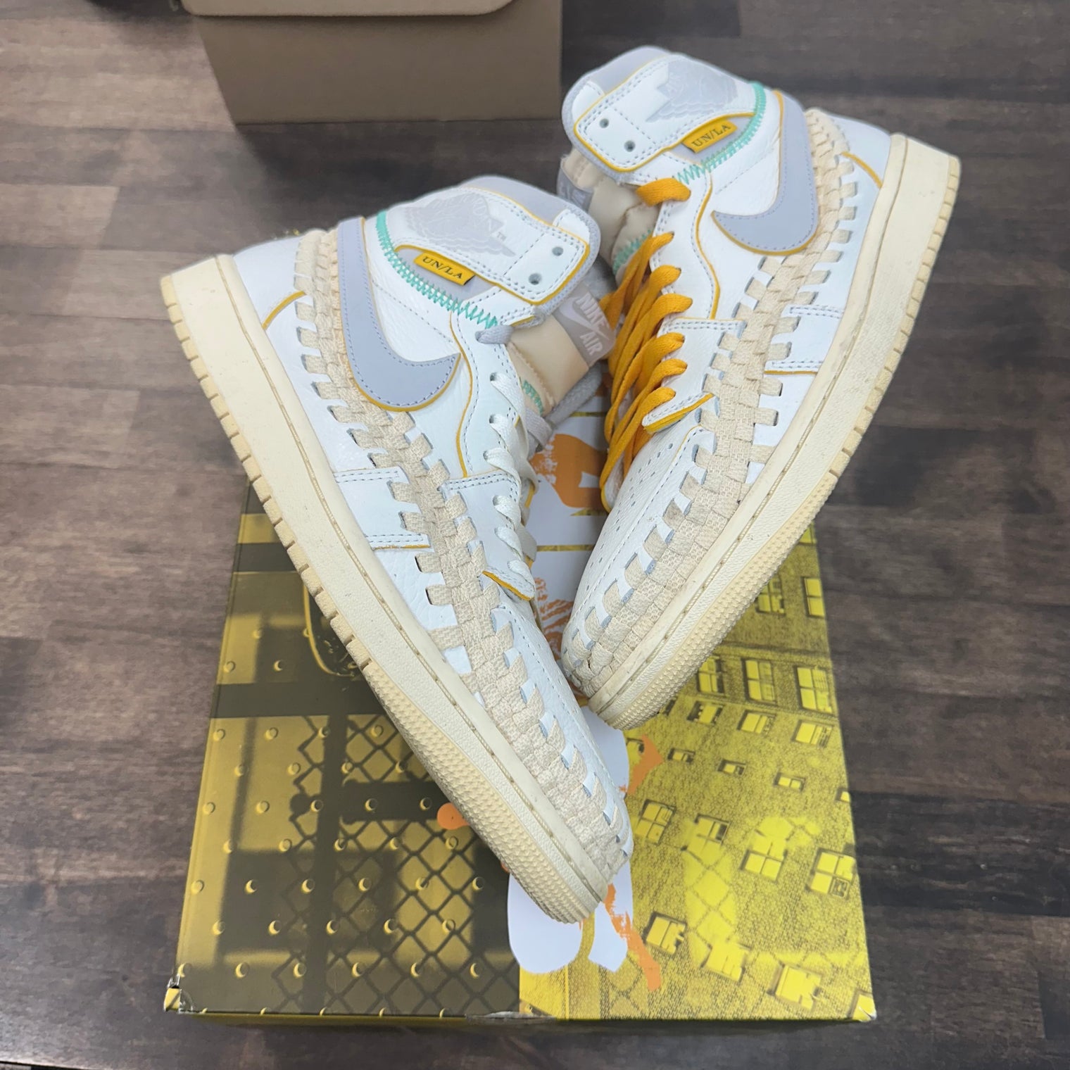 Beauty Supply Jordan 1 High (USED)