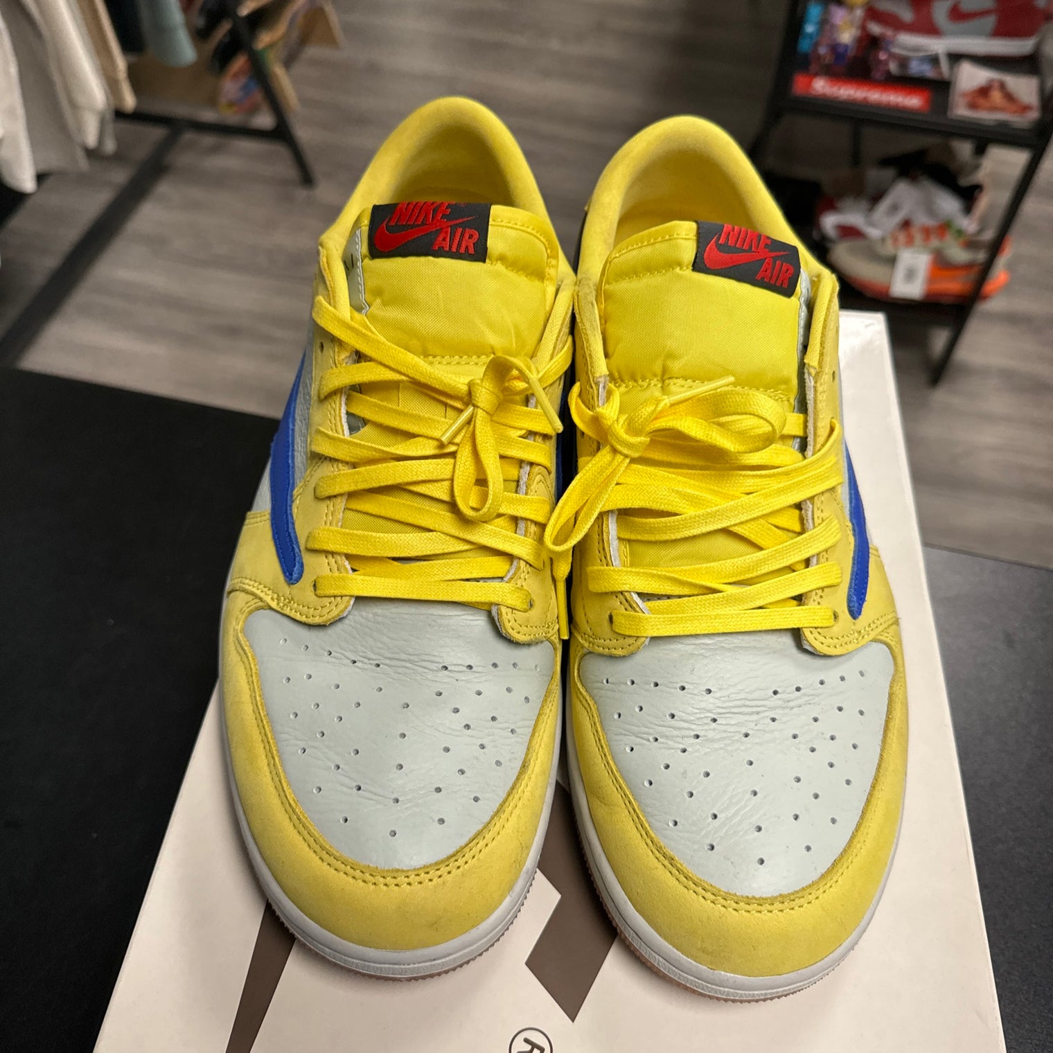 Travis Scott Canary Jordan 1 Low (USED)