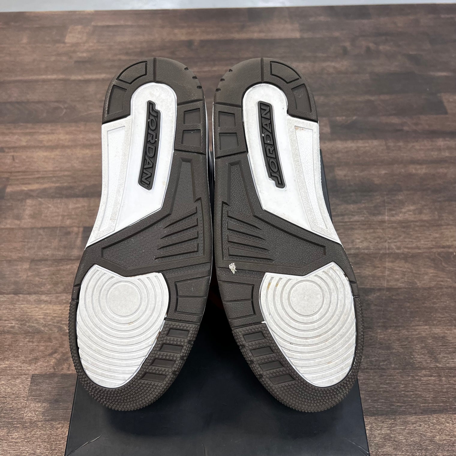 Mocha Jordan 3 (2018) (USED)
