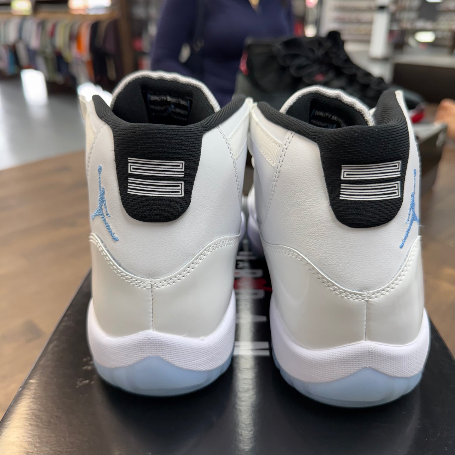 Legend Blue Jordan 11 (USED)