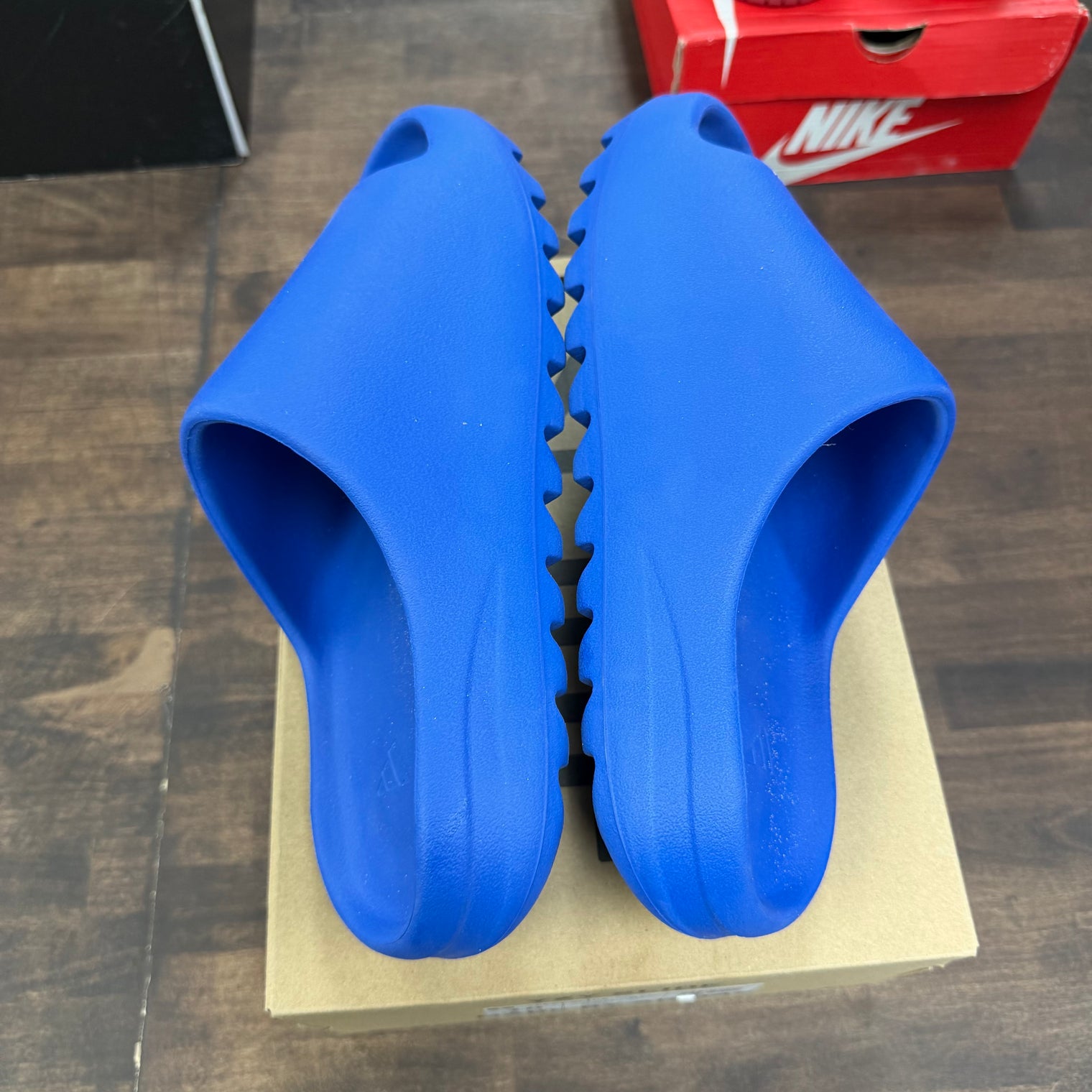 Azure Yeezy Slide (USED)