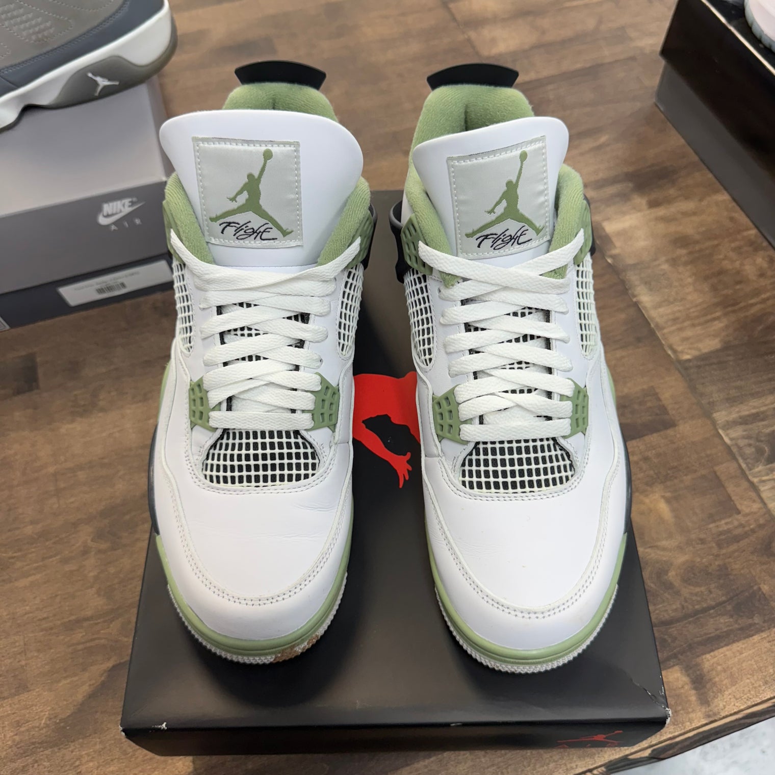 Seafoam Jordan 4 (W) (USED)