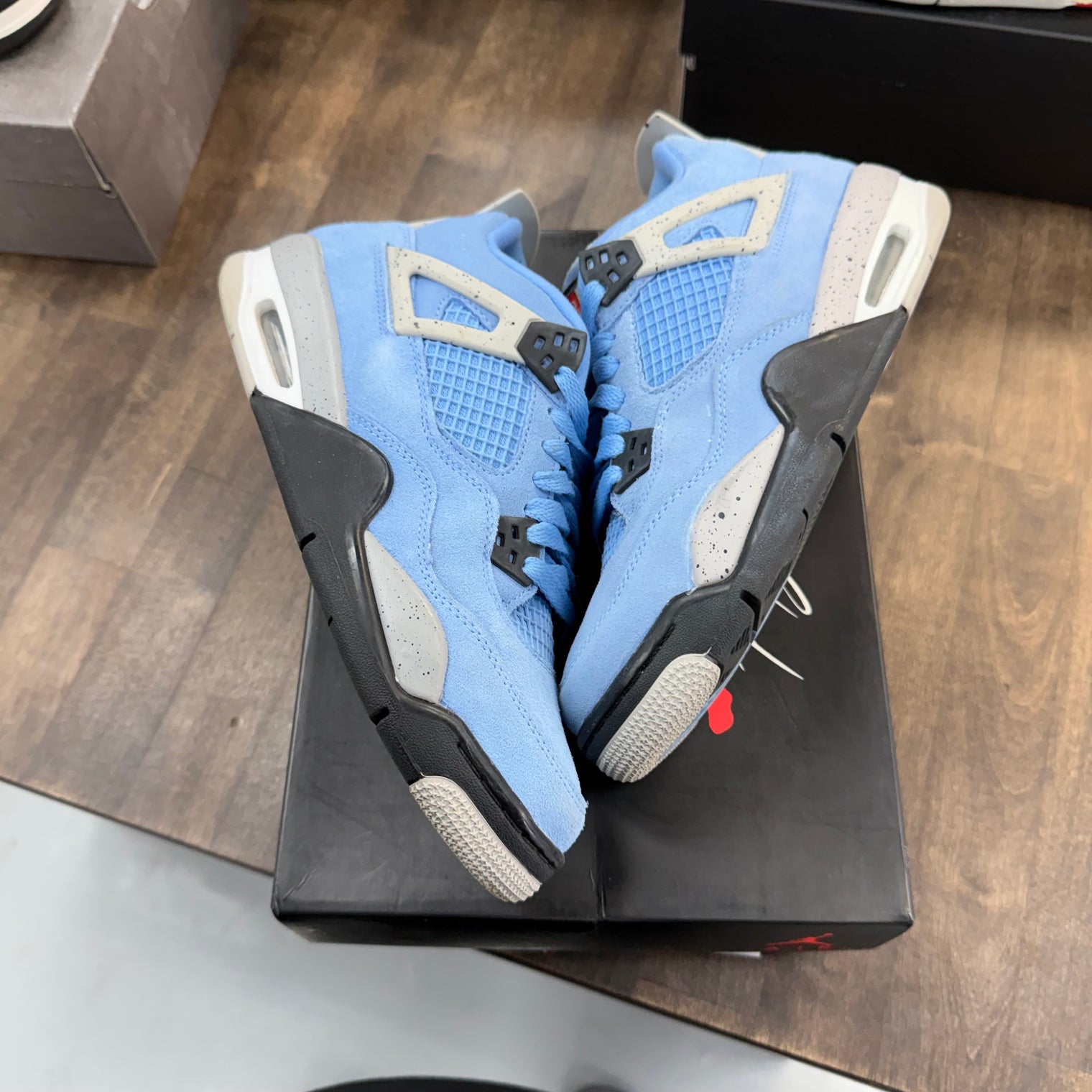 University Blue Jordan 4 Retro (GS) (USED)