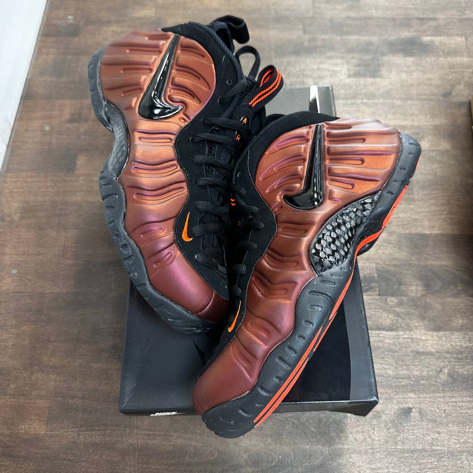 Color Shift Foamposite Pro (USED)