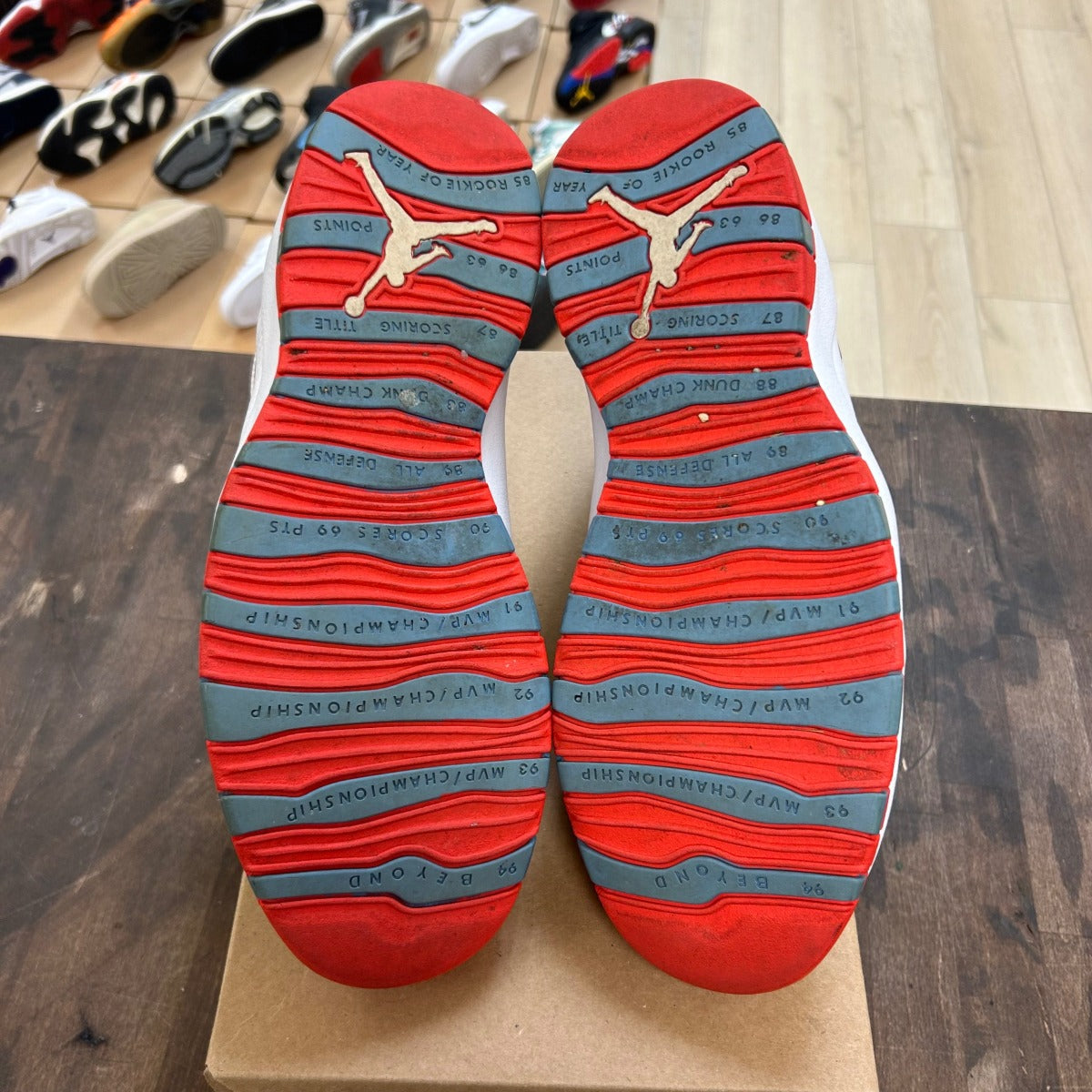 Jordan 10 Retro Chicago Flag Size 12 (Pre-Owned) - Image 5