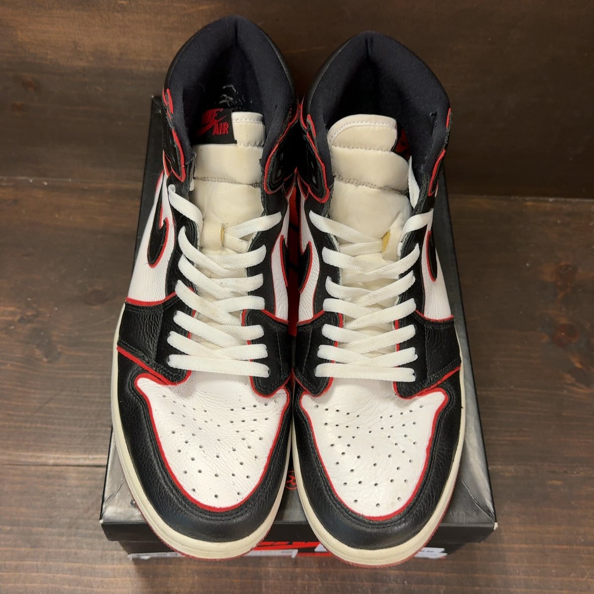 Jordan 1 Retro High Bloodline Size 12 (Pre-Owned) - tag
