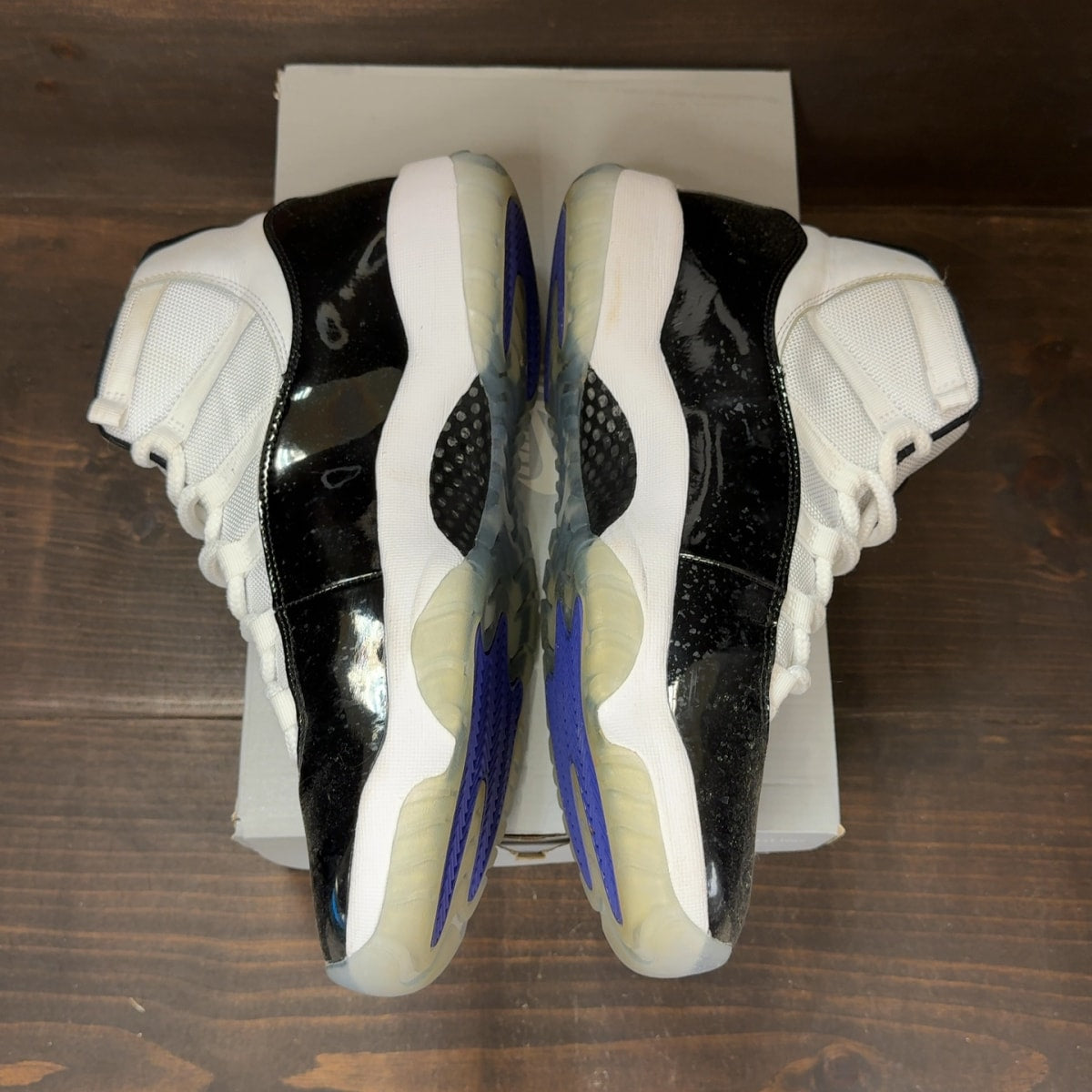 Jordan 11 Retro Concord (2018) Size 11 (Pre-Owned) - Image 4
