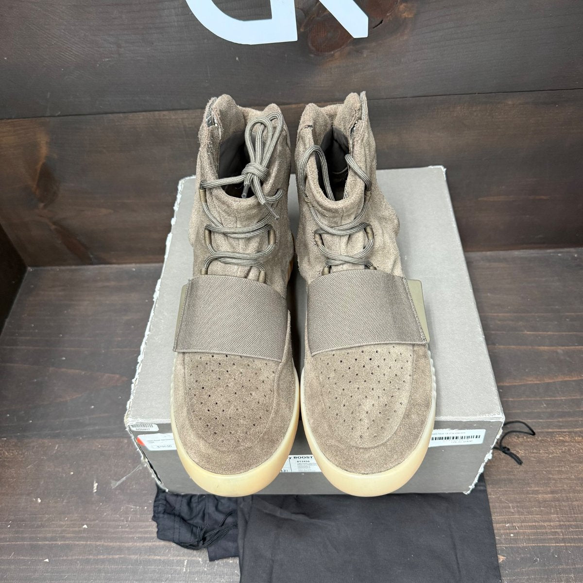 adidas Yeezy Boost 750 Chocolate Size 13 (Pre-Owned) - back