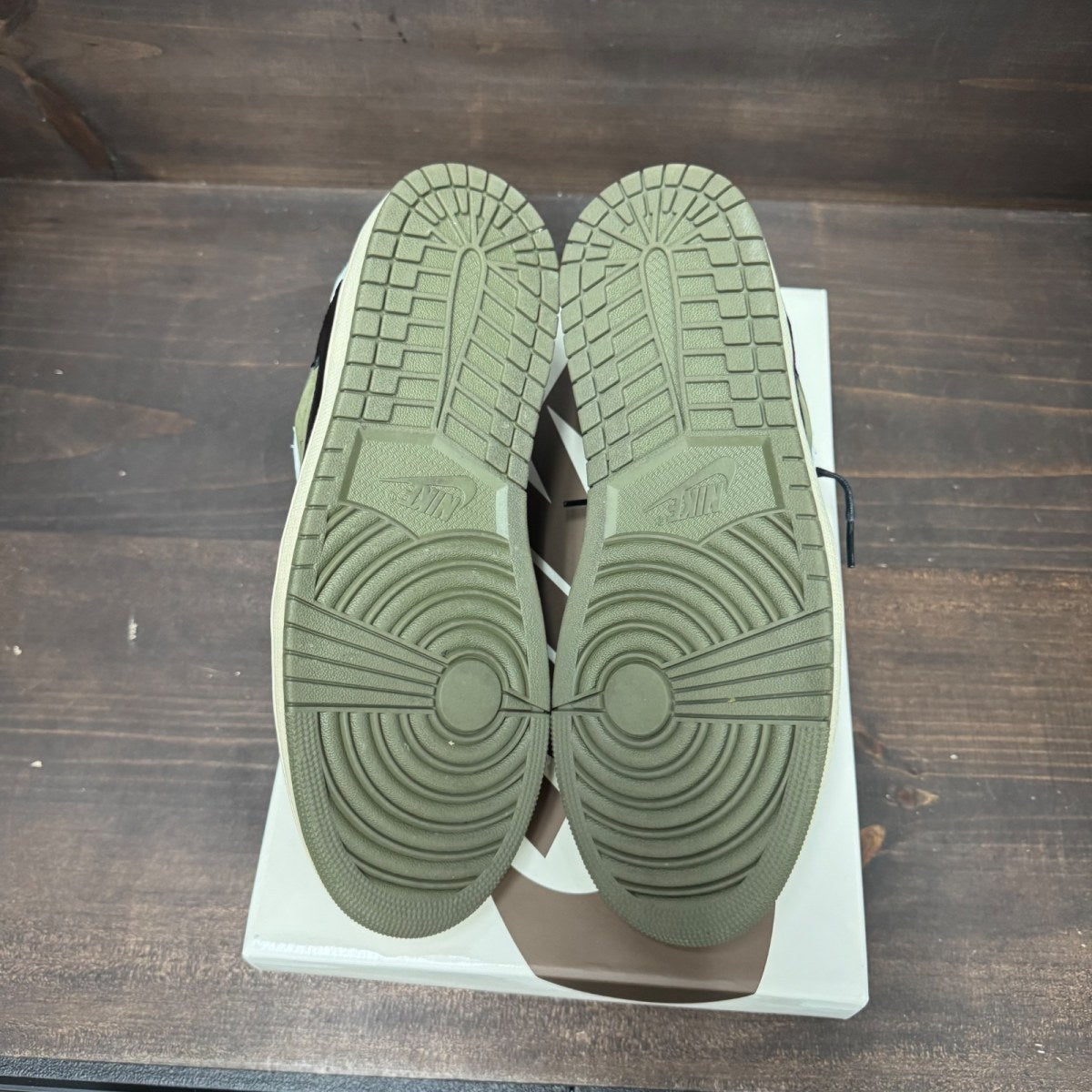 Jordan 1 Retro Low OG SP Travis Scott Medium Olive - Image 6