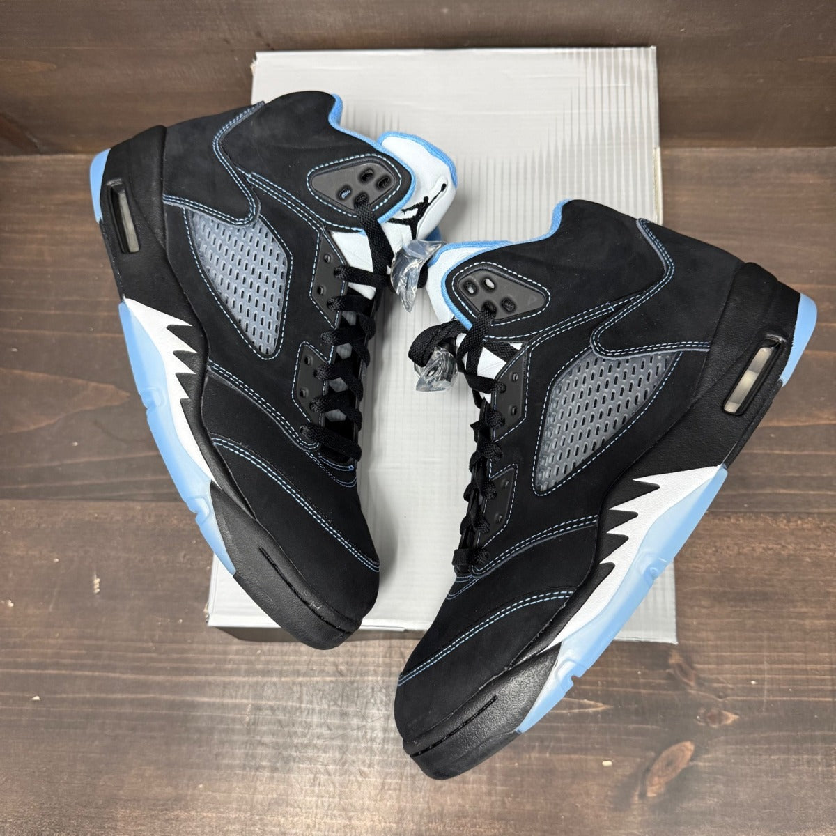 Jordan 5 Retro Black University Blue (2026) - Image 4