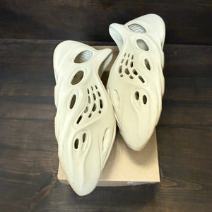 adidas Yeezy Foam RNNR Sand - Image 2